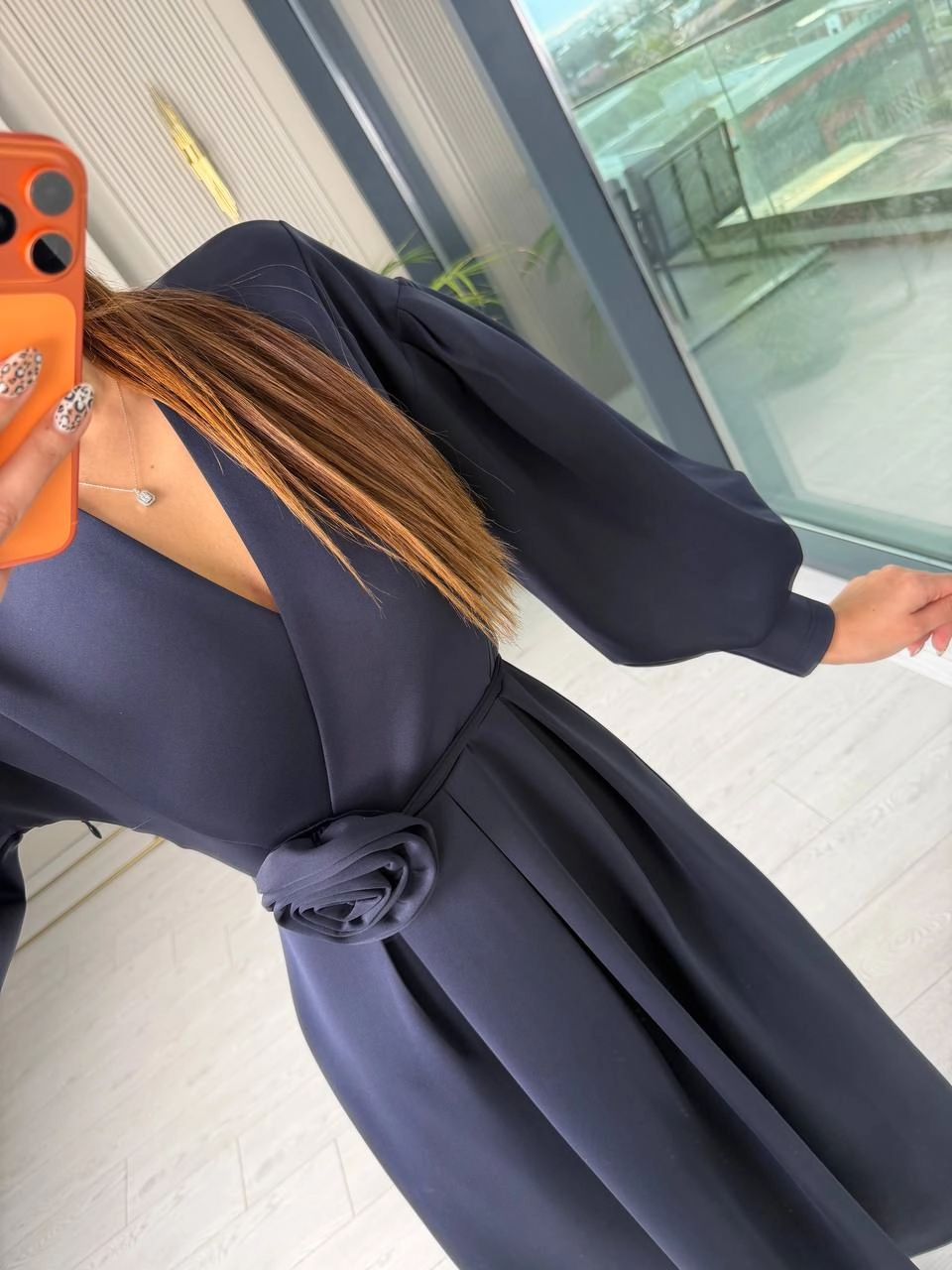 Lacivert%20Gül%20Detaylı%20Scuba%20Kumaş%20Elbise