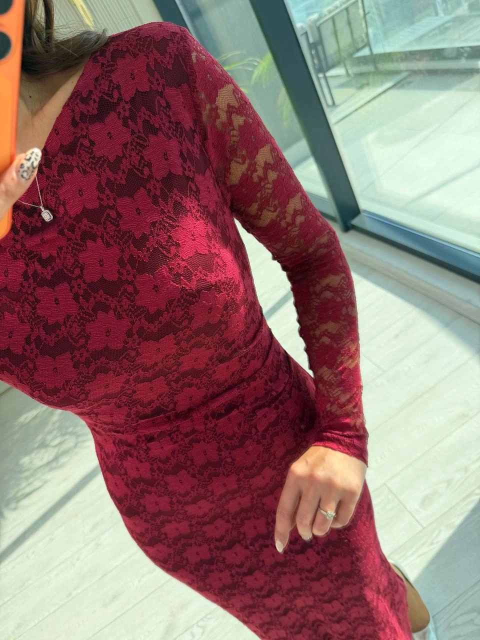 Bordo%20Astarlı%20Omuz%20Detaylı%20Likralı%20Dantel%20Elbise