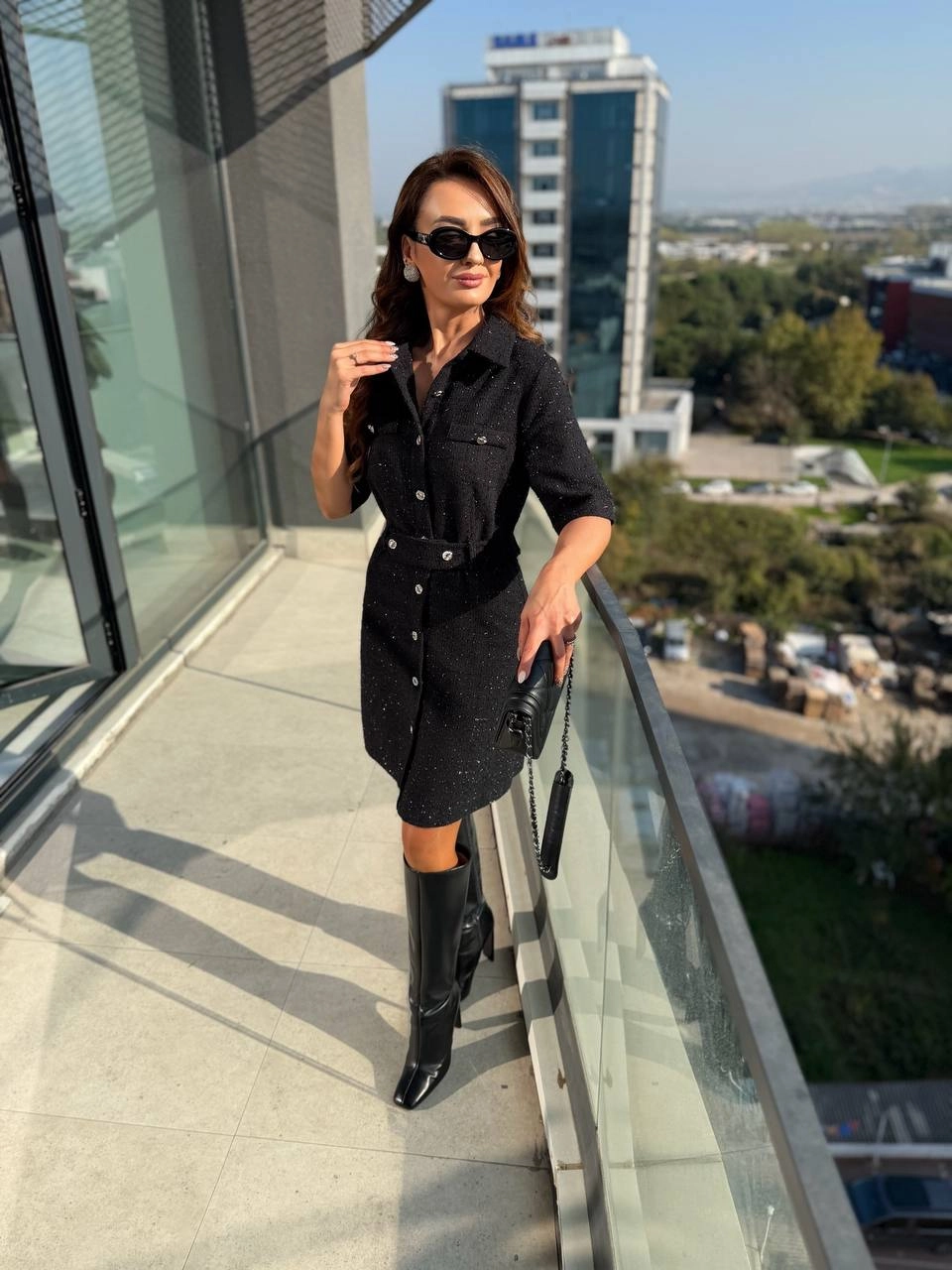 Siyah%20Gümüş%20Metal%20Düğme%20Detaylı%20Tuvid%20Elbise