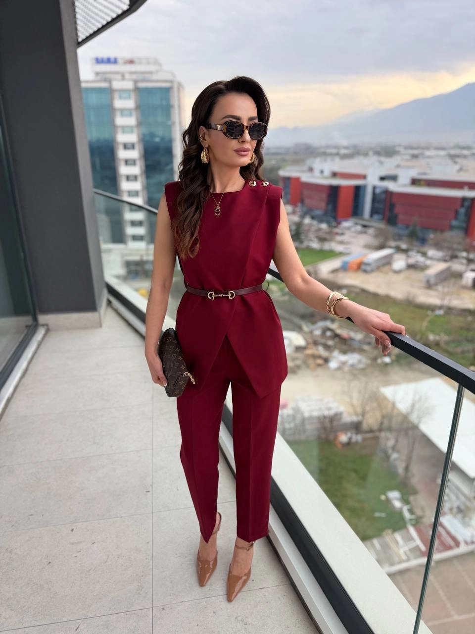 Tasarım%20Bordo%20Kemerli%20Pantolon%20Yelek%20Takım