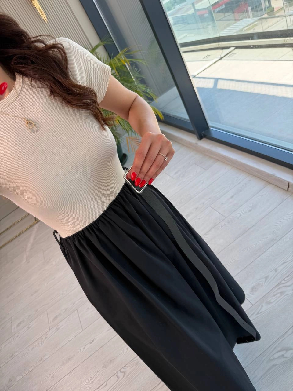 Bej%20Siyah%20Kemerli%20Eteği%20Poplin%20Kısa%20Kol%20Elbise