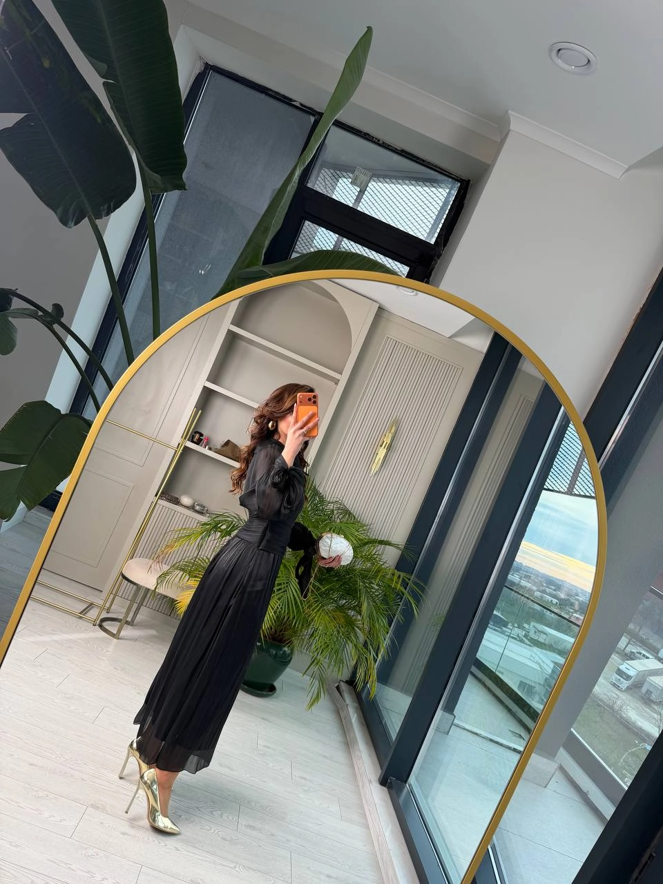 Tasarım%20Siyah%20Büzgü%20Detaylı%20Astarlı%20Elbise