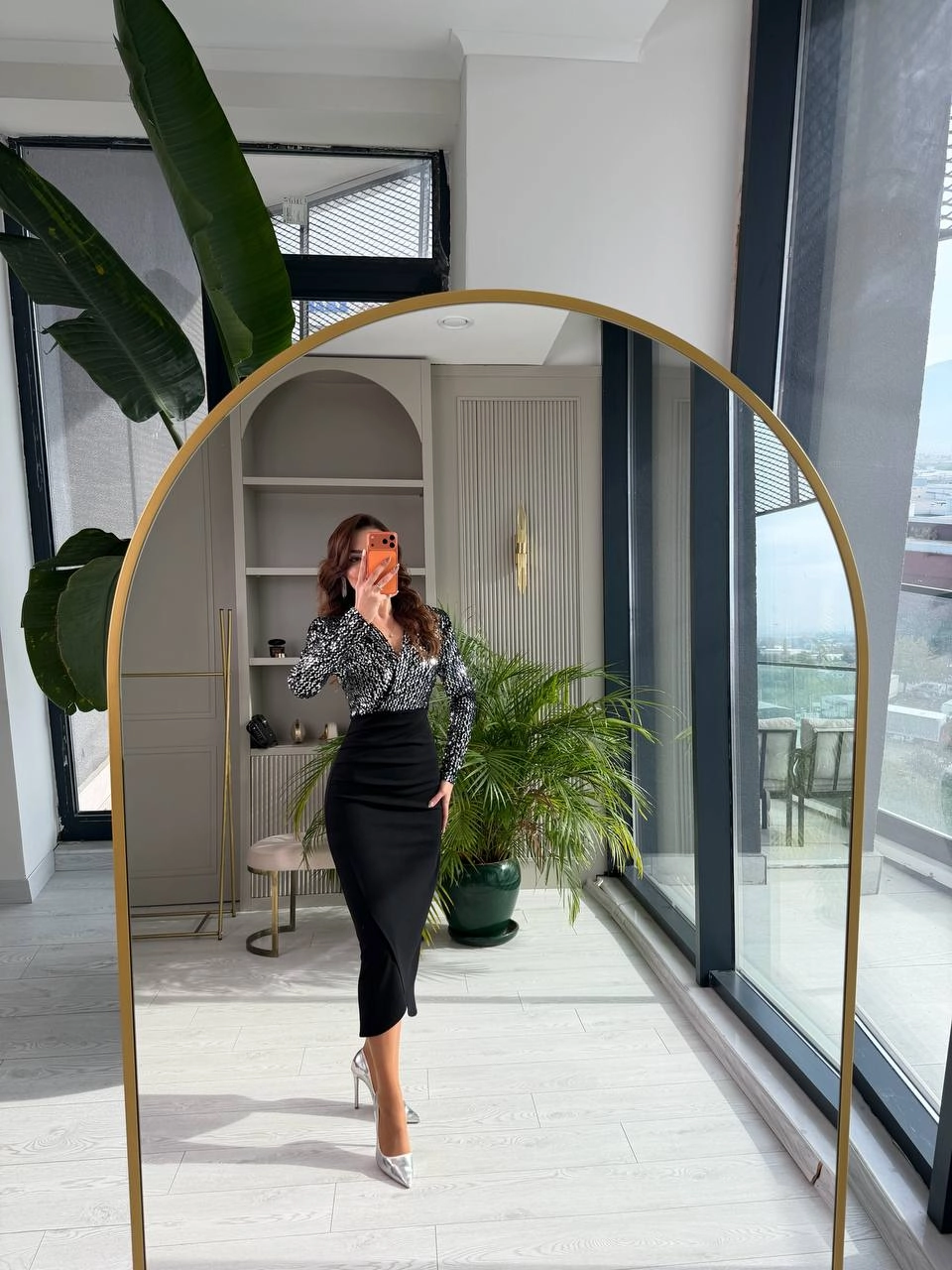 Gri%20Üst%20Kısmı%20Payet%20Detaylı%20Elbise