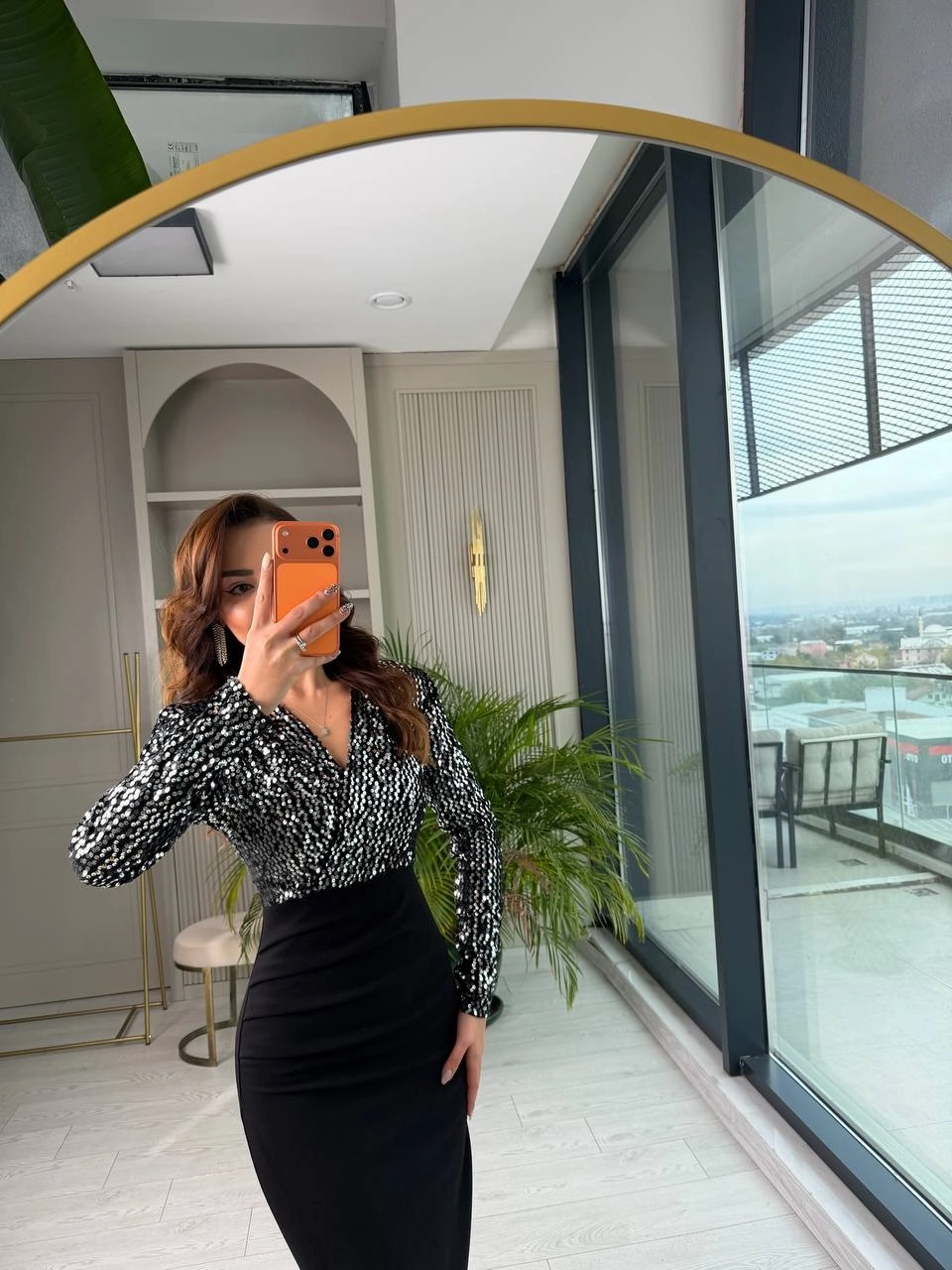 Gri%20Üst%20Kısmı%20Payet%20Detaylı%20Elbise