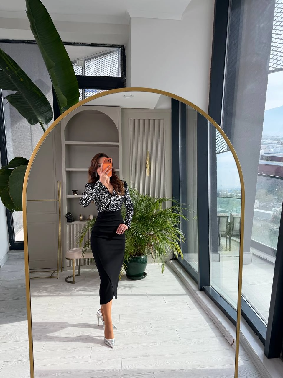 Gri%20Üst%20Kısmı%20Payet%20Detaylı%20Elbise