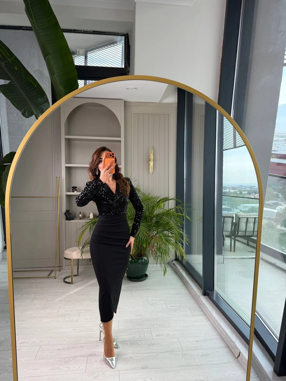 Siyah%20Üst%20Kısmı%20Payet%20Detaylı%20Elbise