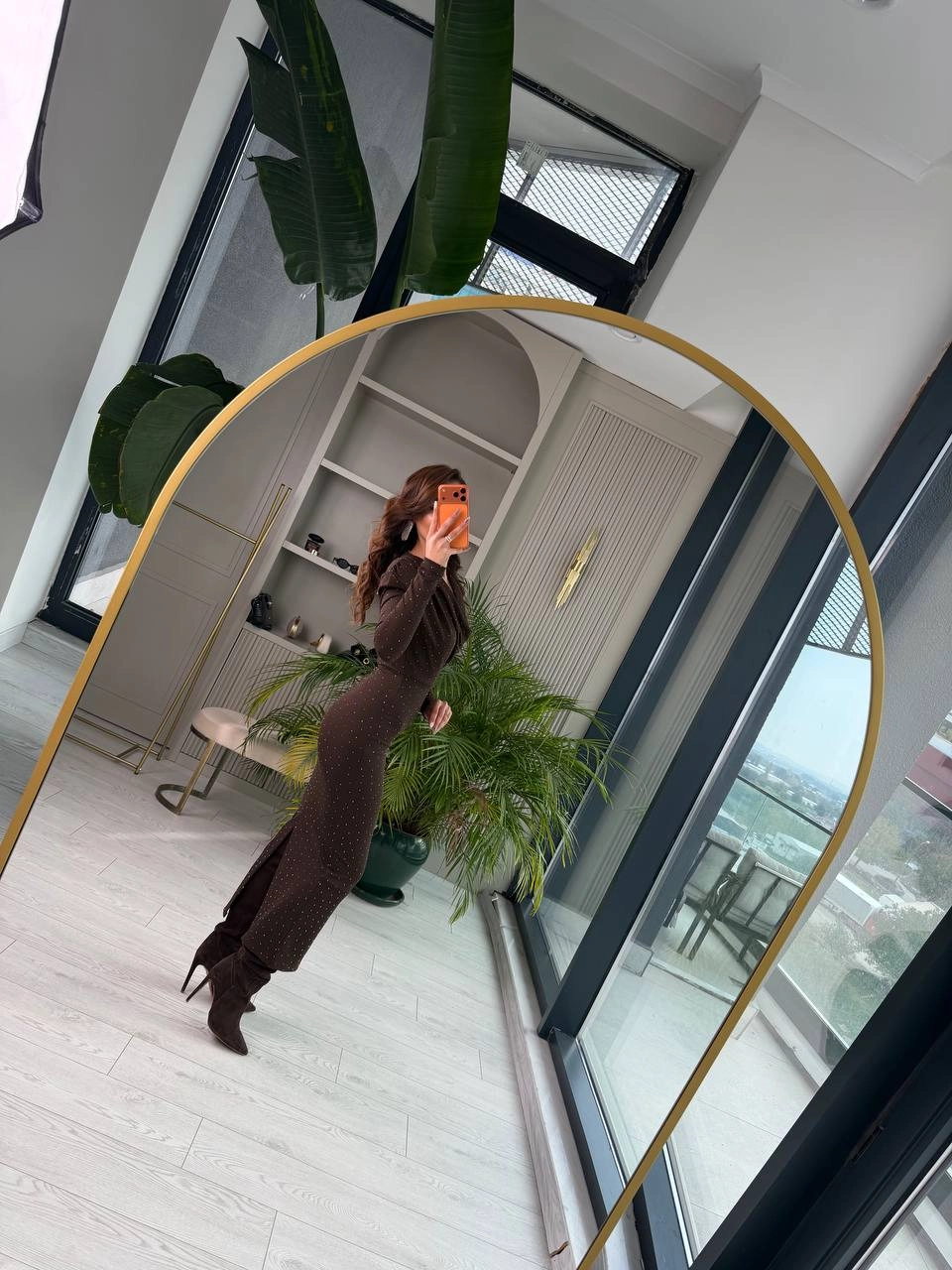 Kahverengi%20Minimal%20Taşlı%20Degaje%20Yaka%20Elbise