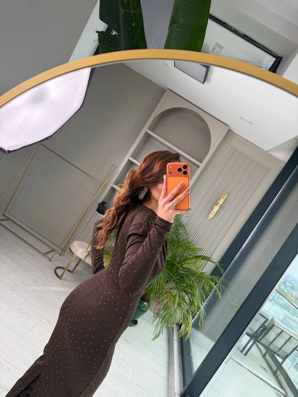 Kahverengi%20Minimal%20Taşlı%20Degaje%20Yaka%20Elbise