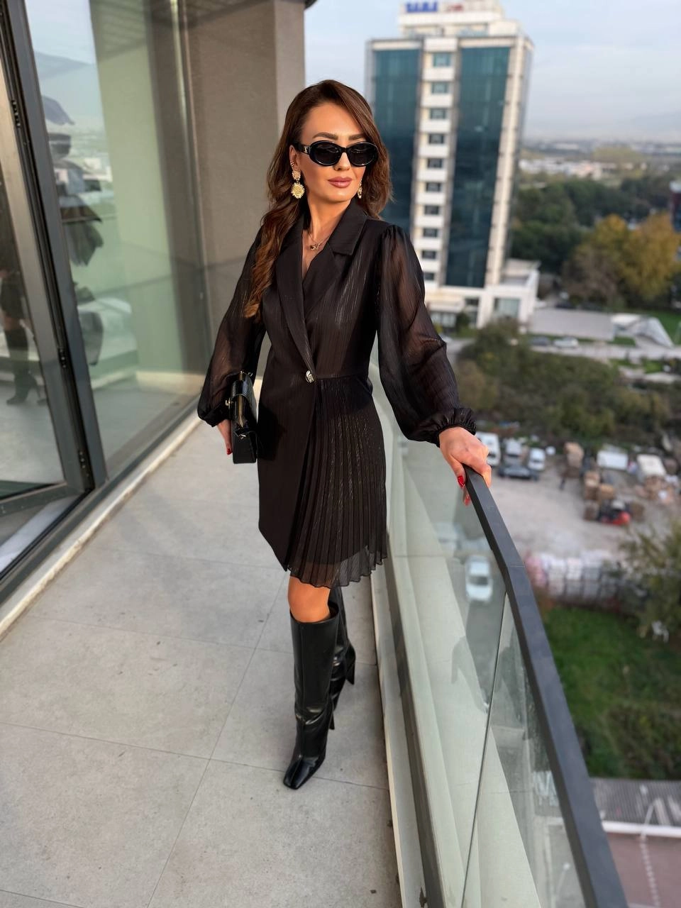 Tasarım%20Siyah%20Işıltı%20Geçişli%20Pilise%20Detaylı%20Lüks%20Kalite%20Elbise