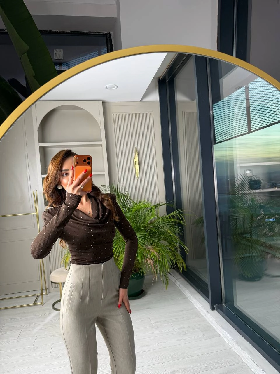 Kahverengi%20Minimal%20Taşlı%20Likralı%20Vatkalı%20Bluz