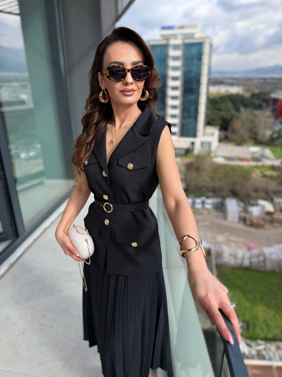 Siyah%20Piliseli%20Etek%20Yelek%20Takım