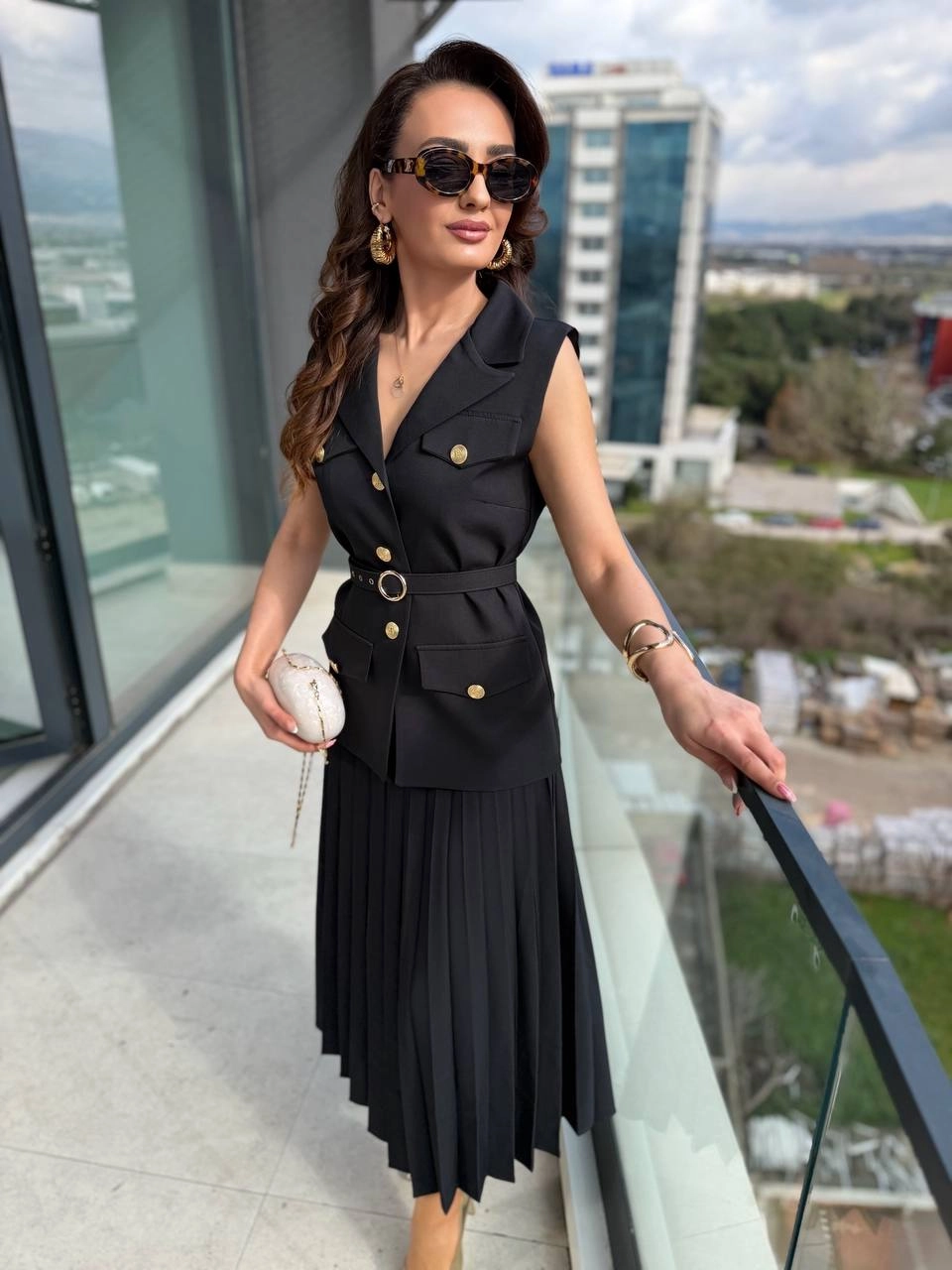 Siyah%20Piliseli%20Etek%20Yelek%20Takım