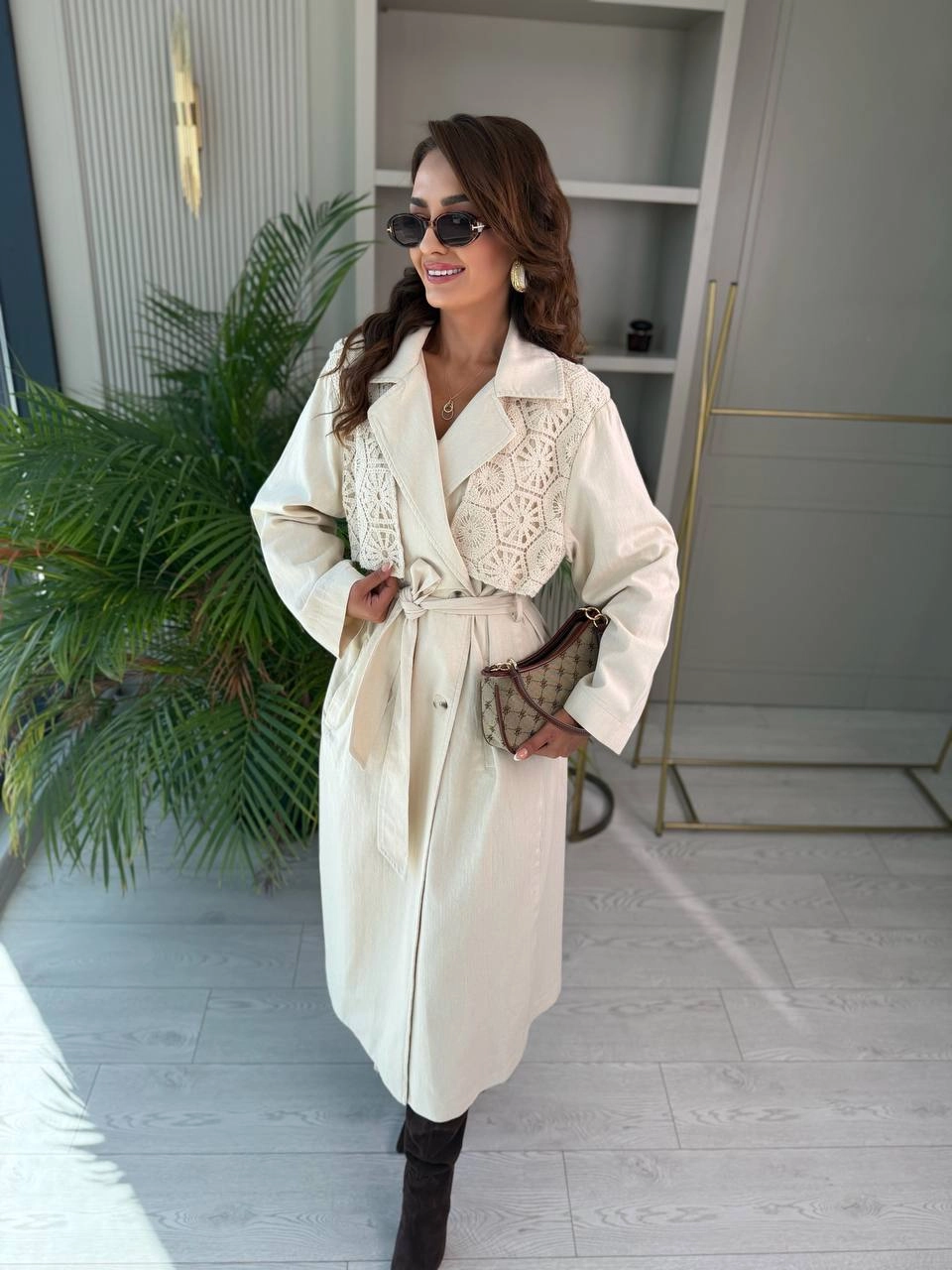 Natural%20Taş%20Rengi%20Dantel%20Detaylı%20Yarım%20Astarlı%20Gabardin%20Trençkot