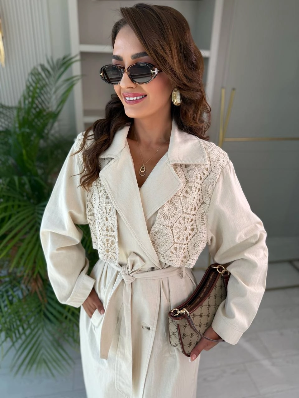 Natural%20Taş%20Rengi%20Dantel%20Detaylı%20Yarım%20Astarlı%20Gabardin%20Trençkot