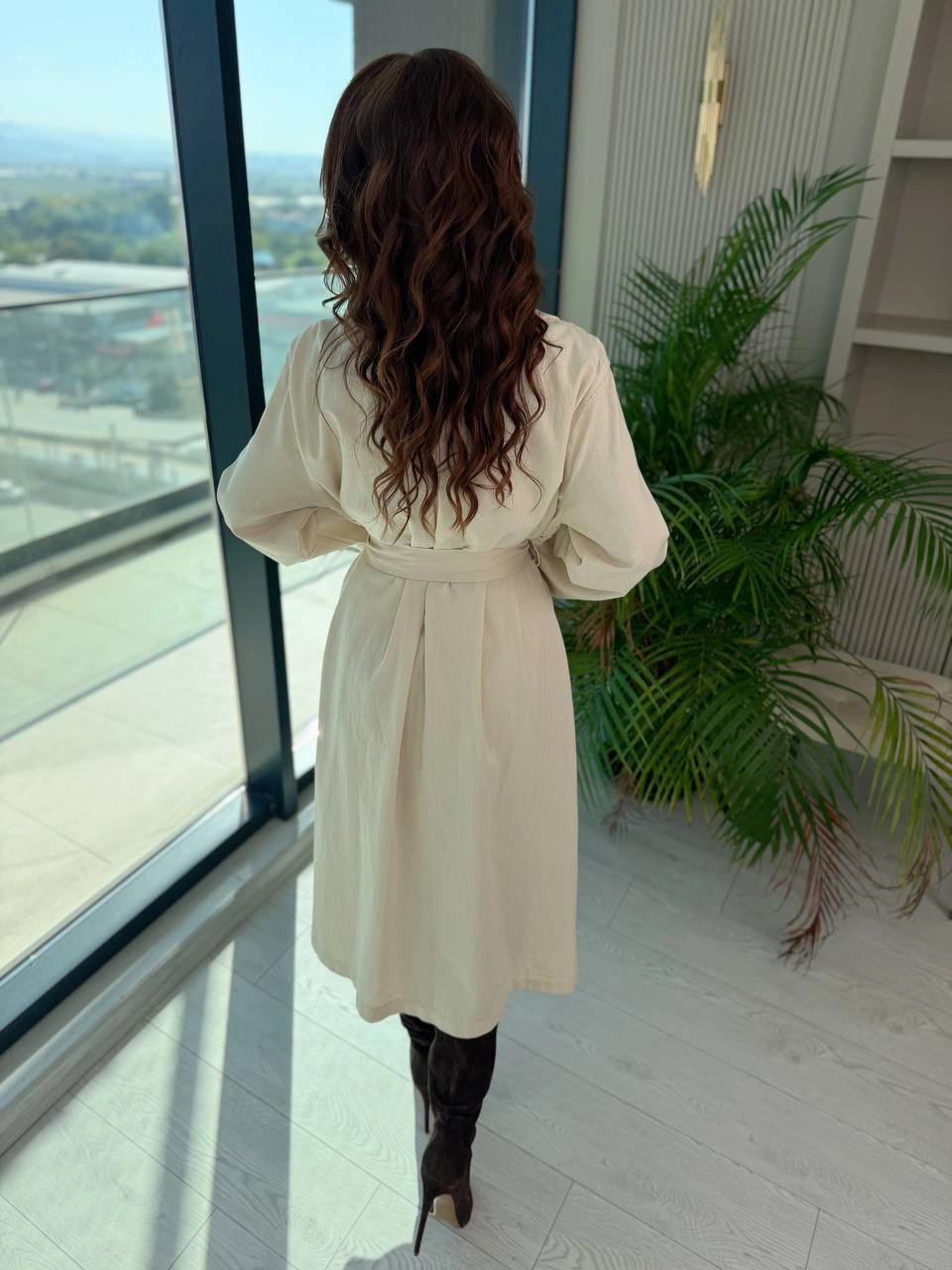Natural%20Taş%20Rengi%20Dantel%20Detaylı%20Yarım%20Astarlı%20Gabardin%20Trençkot