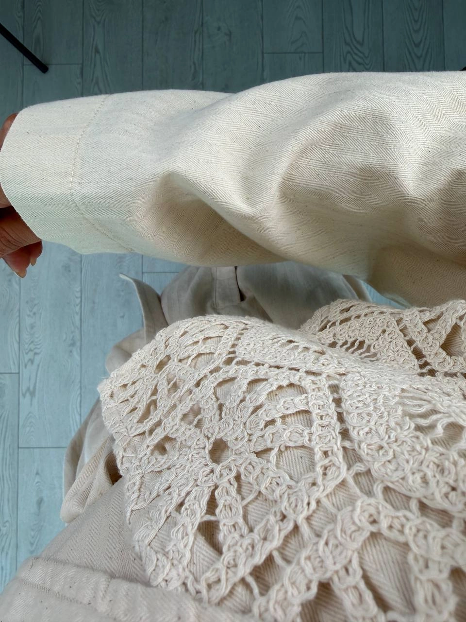 Natural%20Taş%20Rengi%20Dantel%20Detaylı%20Yarım%20Astarlı%20Gabardin%20Trençkot