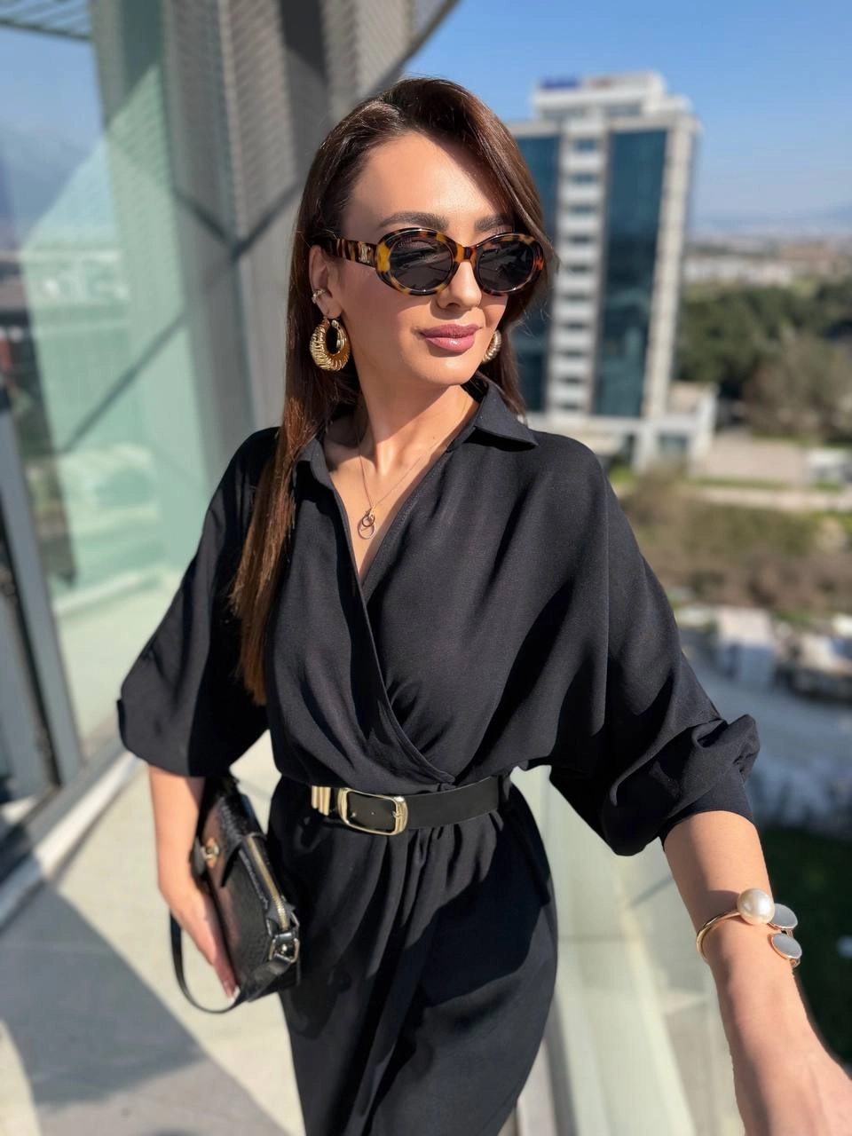 Siyah%20Kemerli%20Etek%20Kısmı%20Anvelop%20Tensel%20Kumaş%20Elbise