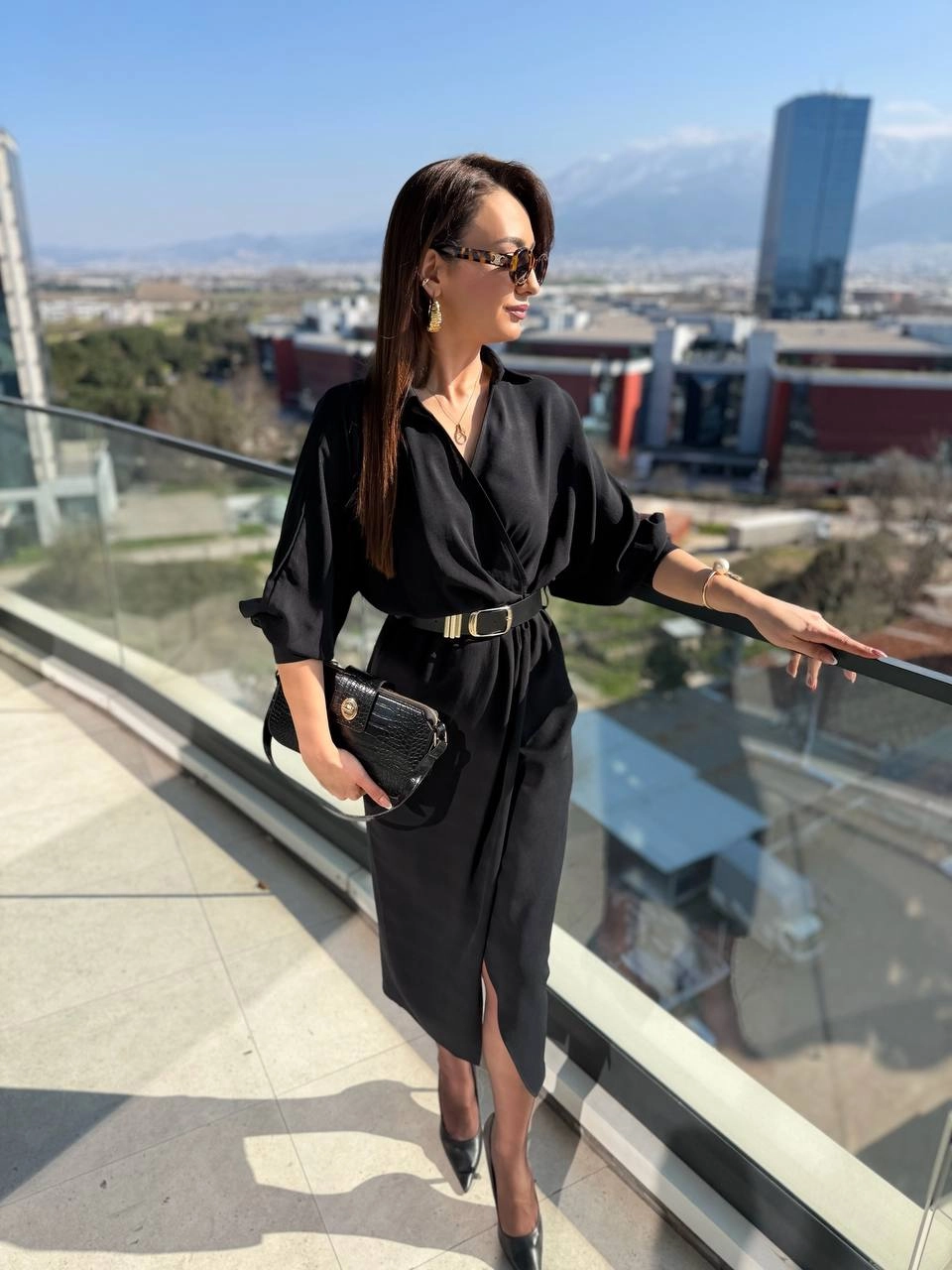 Siyah%20Kemerli%20Etek%20Kısmı%20Anvelop%20Tensel%20Kumaş%20Elbise