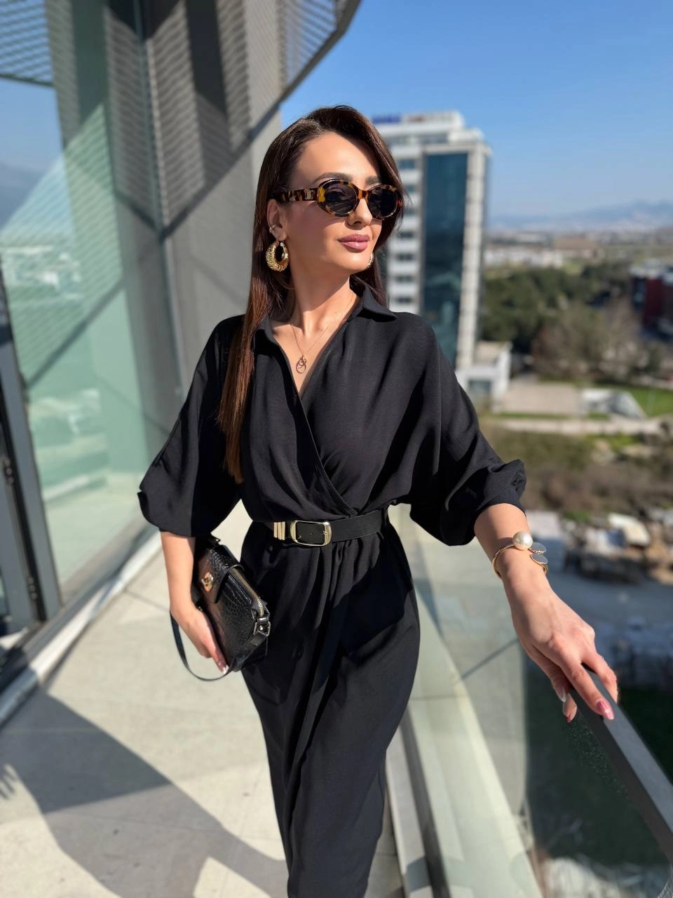 Siyah%20Kemerli%20Etek%20Kısmı%20Anvelop%20Tensel%20Kumaş%20Elbise