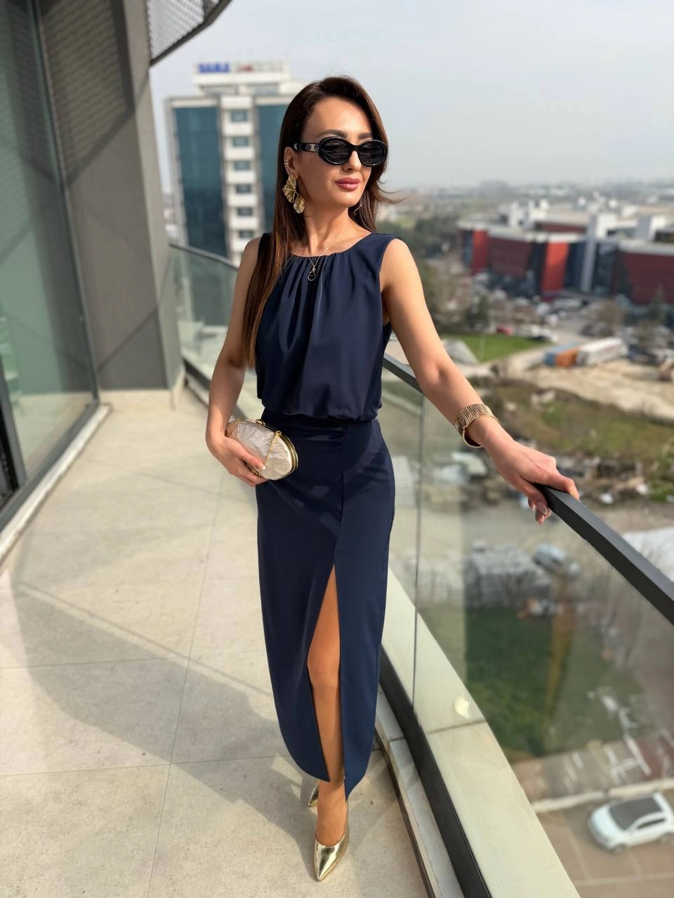 Lacivert%20Yırtmaç%20Detaylı%20Zara%20Model%20İpekli%20Krep%20Elbise