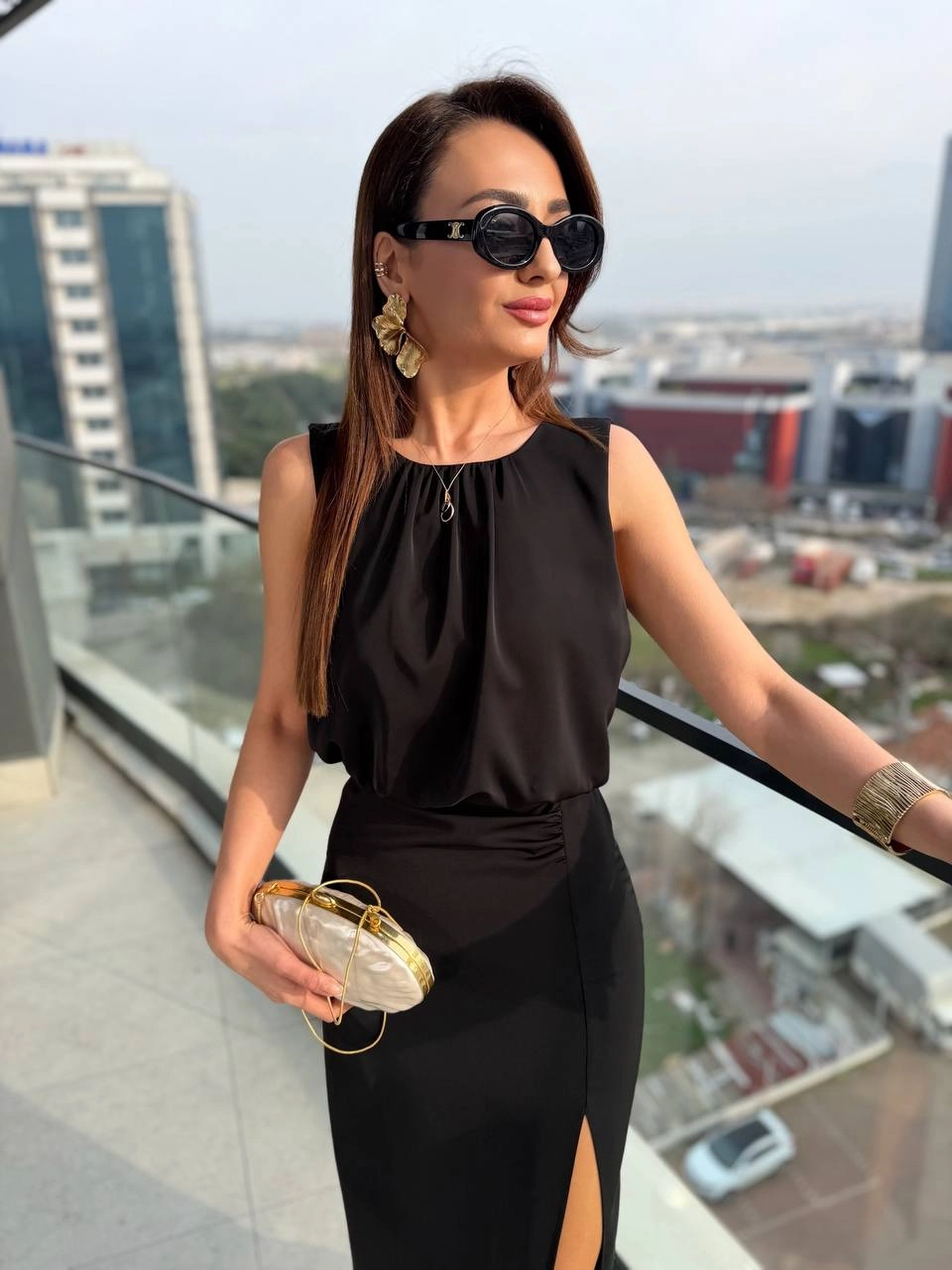 Siyah%20Yırtmaç%20Detaylı%20Zara%20Model%20İpekli%20Krep%20Elbise