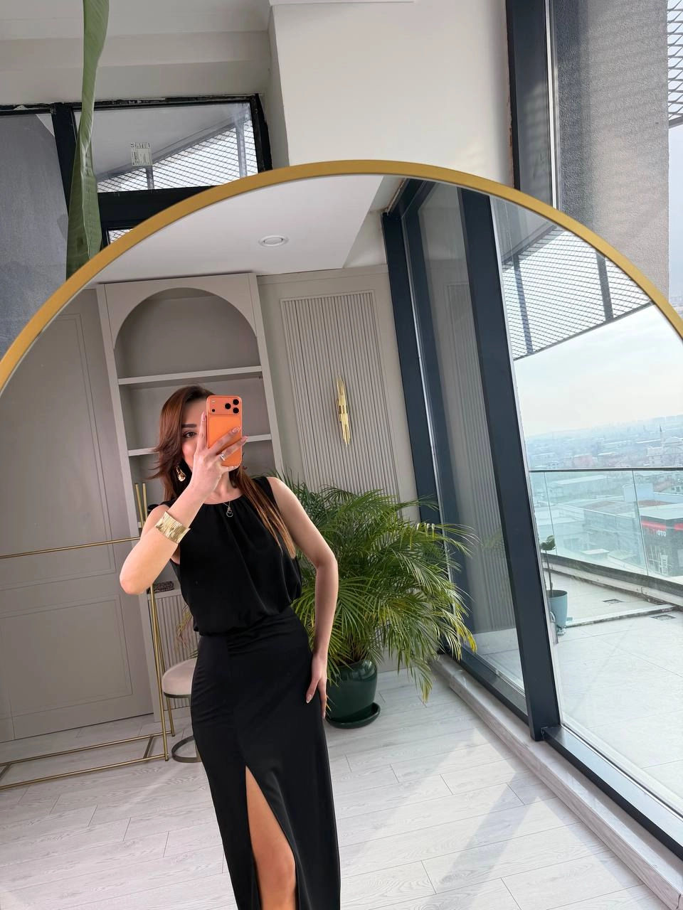 Siyah%20Yırtmaç%20Detaylı%20Zara%20Model%20İpekli%20Krep%20Elbise