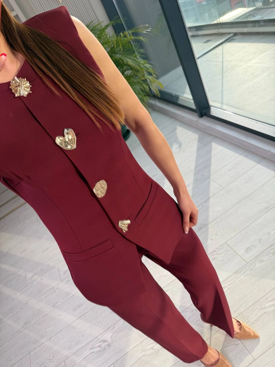 Bordo%20Gold%20Düğme%20Detaylı%20Atlas%20Kumaş%20Takım