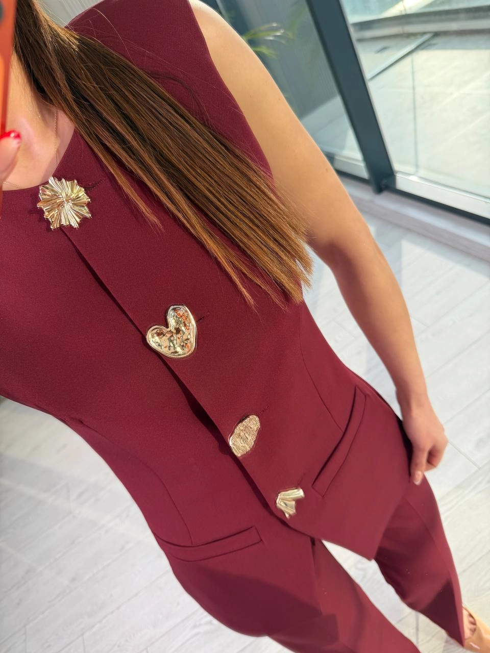 Bordo%20Gold%20Düğme%20Detaylı%20Atlas%20Kumaş%20Takım