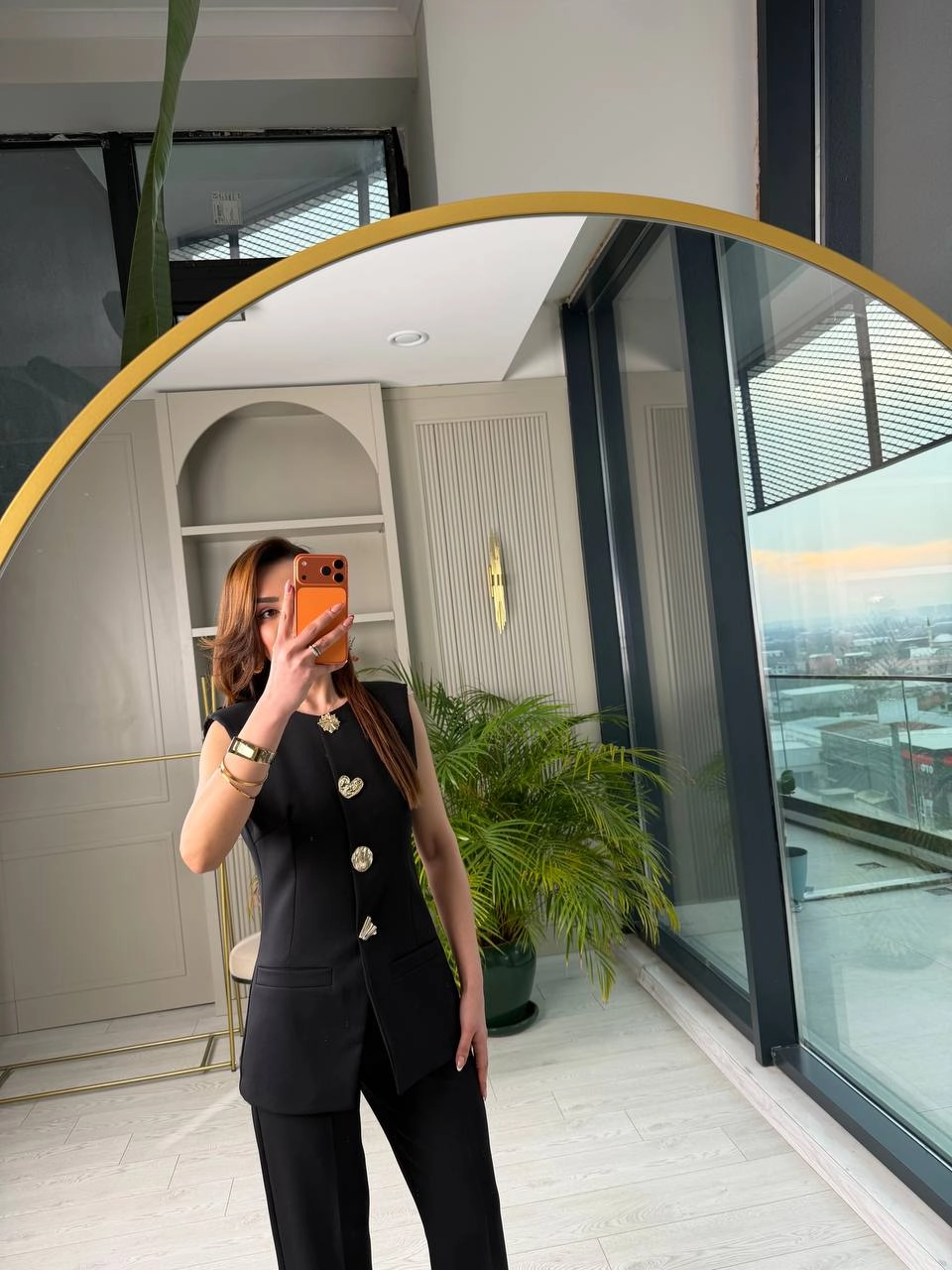 Siyah%20Gold%20Düğme%20Detaylı%20Atlas%20Kumaş%20Takım
