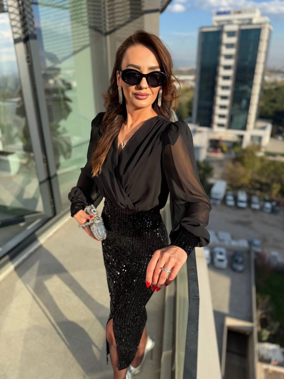 Siyah%20Payetli%20Şifon%20Detaylı%20Elbise