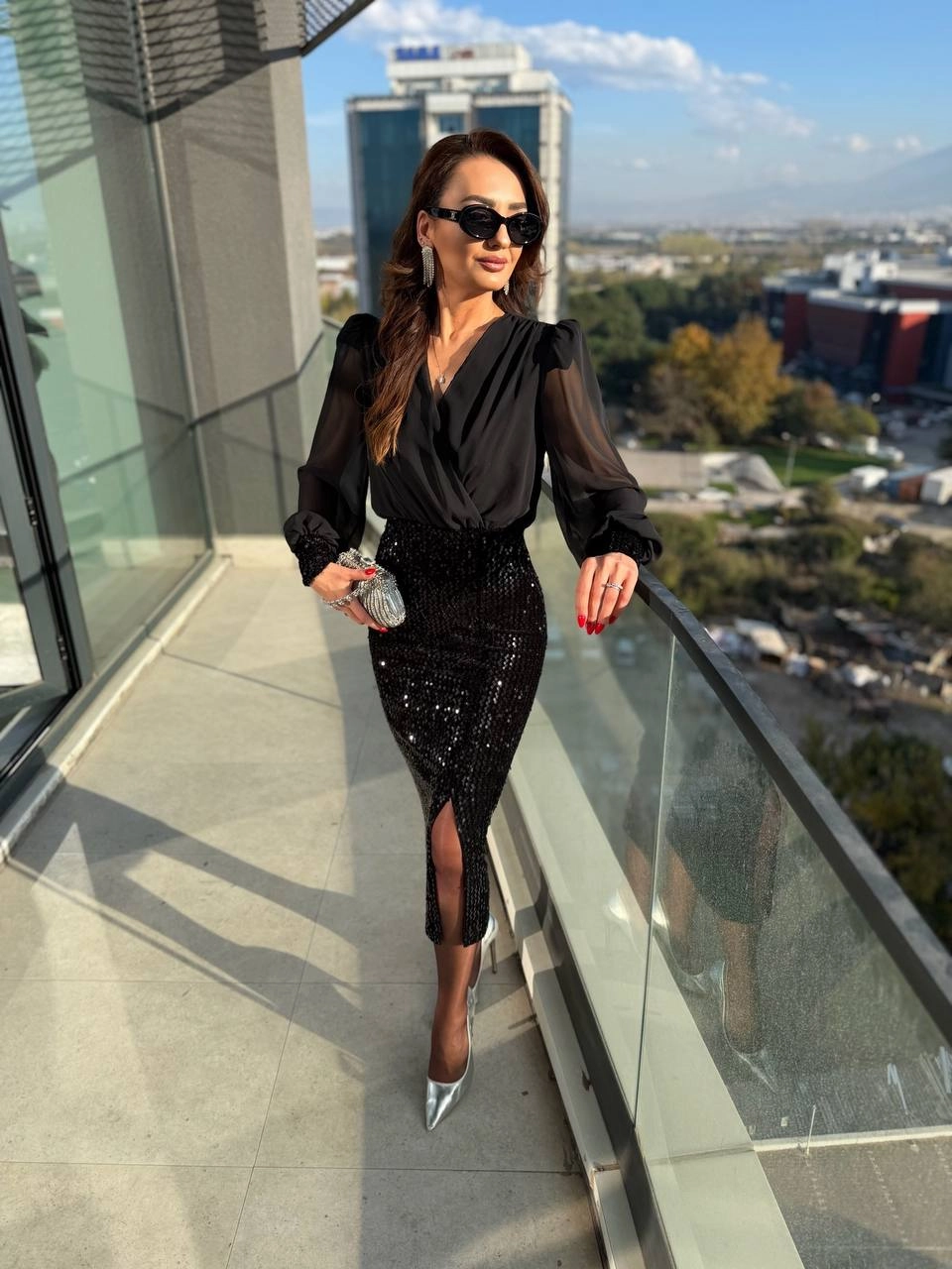 Siyah%20Payetli%20Şifon%20Detaylı%20Elbise