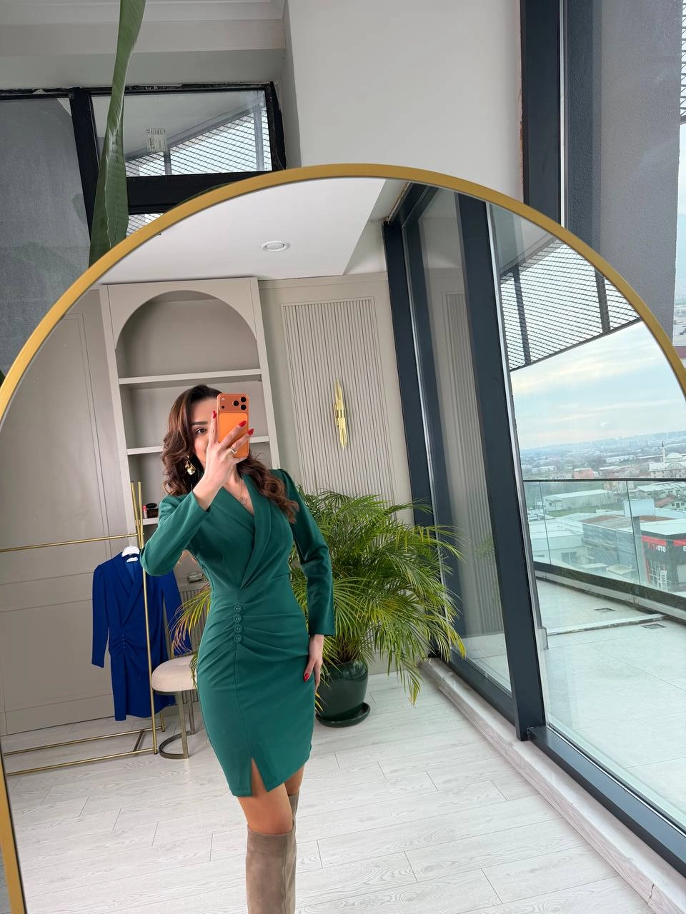 Zümrüt%20Yeşili%20Düğme%20Detay%20Likralı%20Krep%20Kumaş%20Elbise