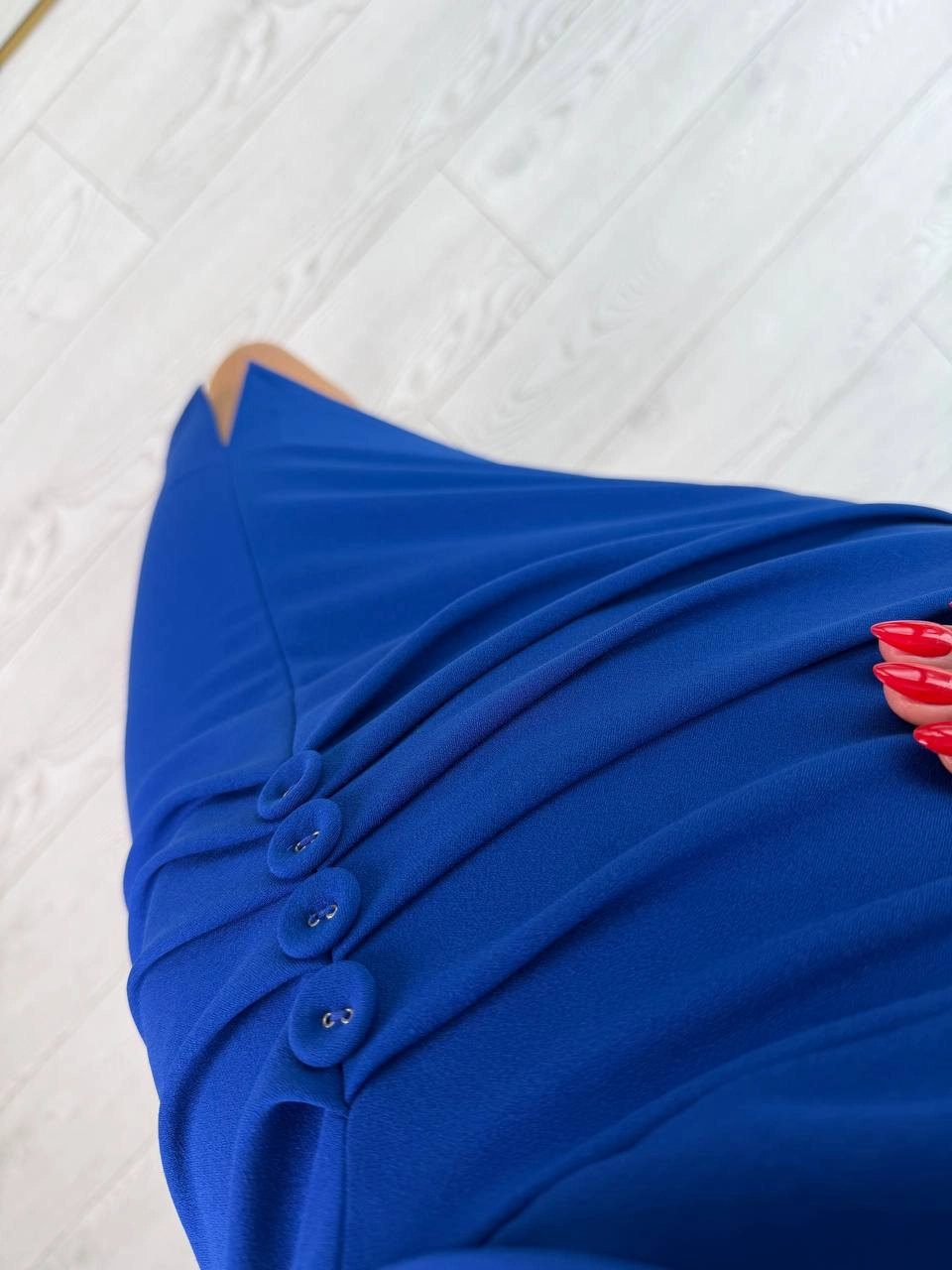 Saks%20Mavi%20Düğme%20Detay%20Likralı%20Krep%20Kumaş%20Elbise