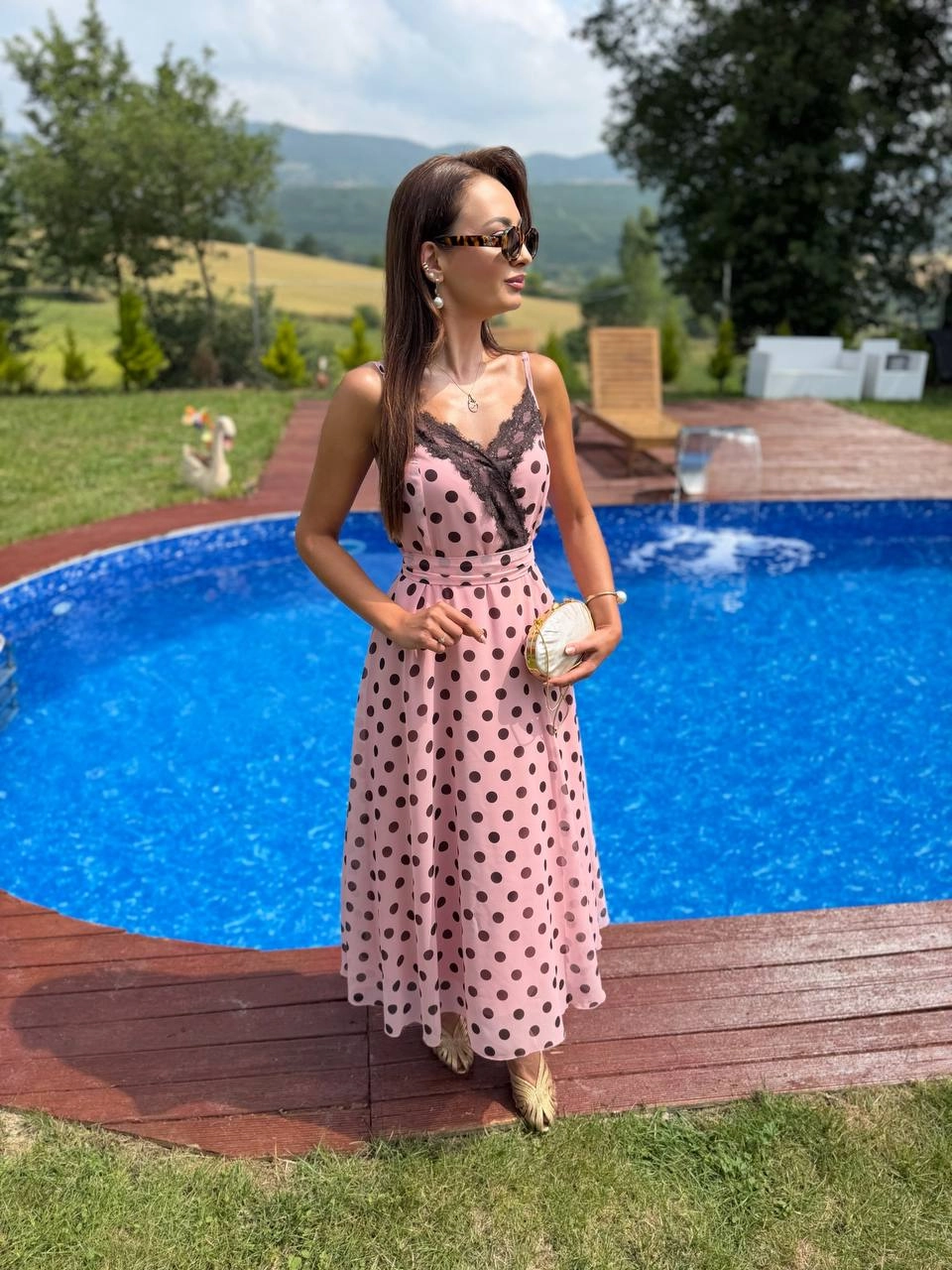 Pembe%20Puantiyeli%20Astarlı%20Dantel%20Detaylı%20Şifon%20Elbise