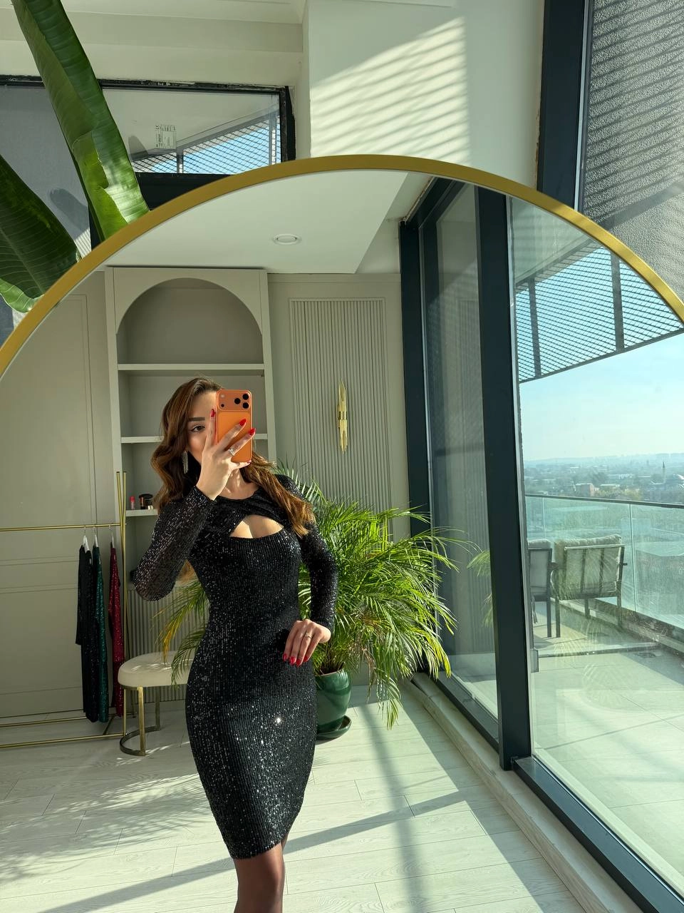 Siyah%20Yaka%20Detaylı%20Astarlı%20Zara%20Payet%20Elbise