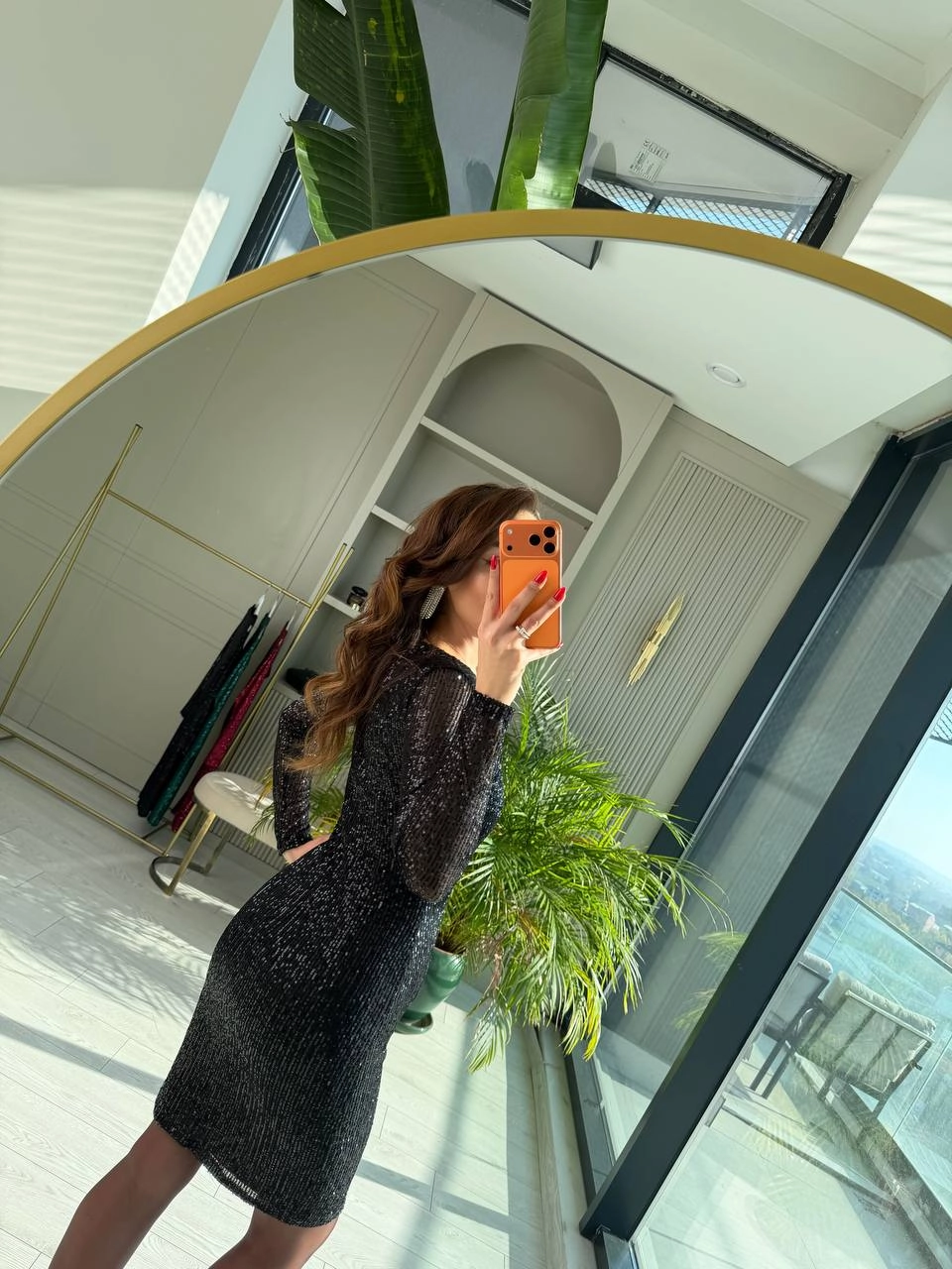 Siyah%20Yaka%20Detaylı%20Astarlı%20Zara%20Payet%20Elbise