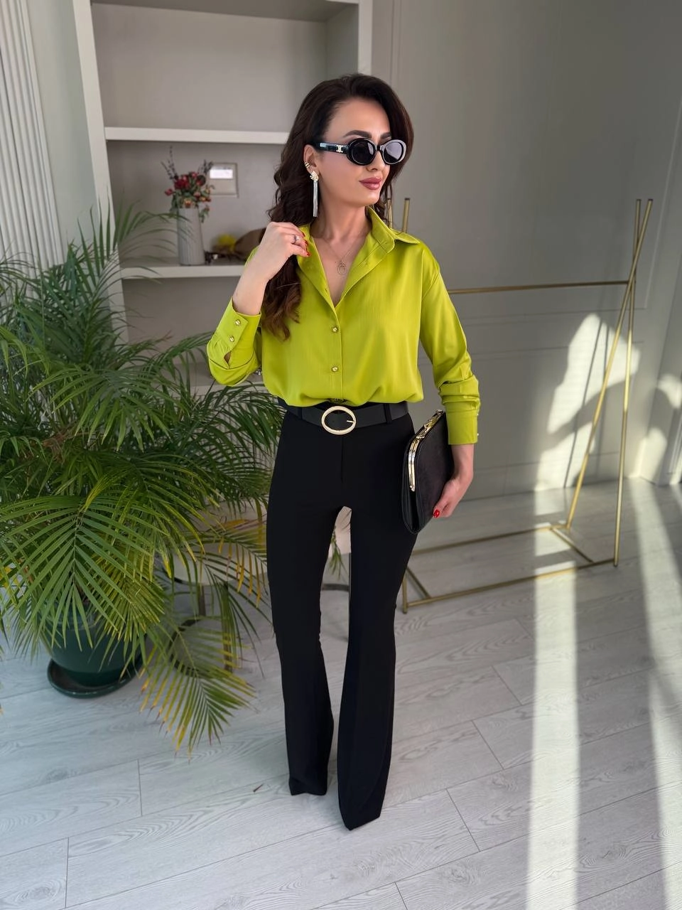 Siyah%20Kemer%20Detaylı%20Toparlayıcı%20İspanyol%20Paça%20Pantolon
