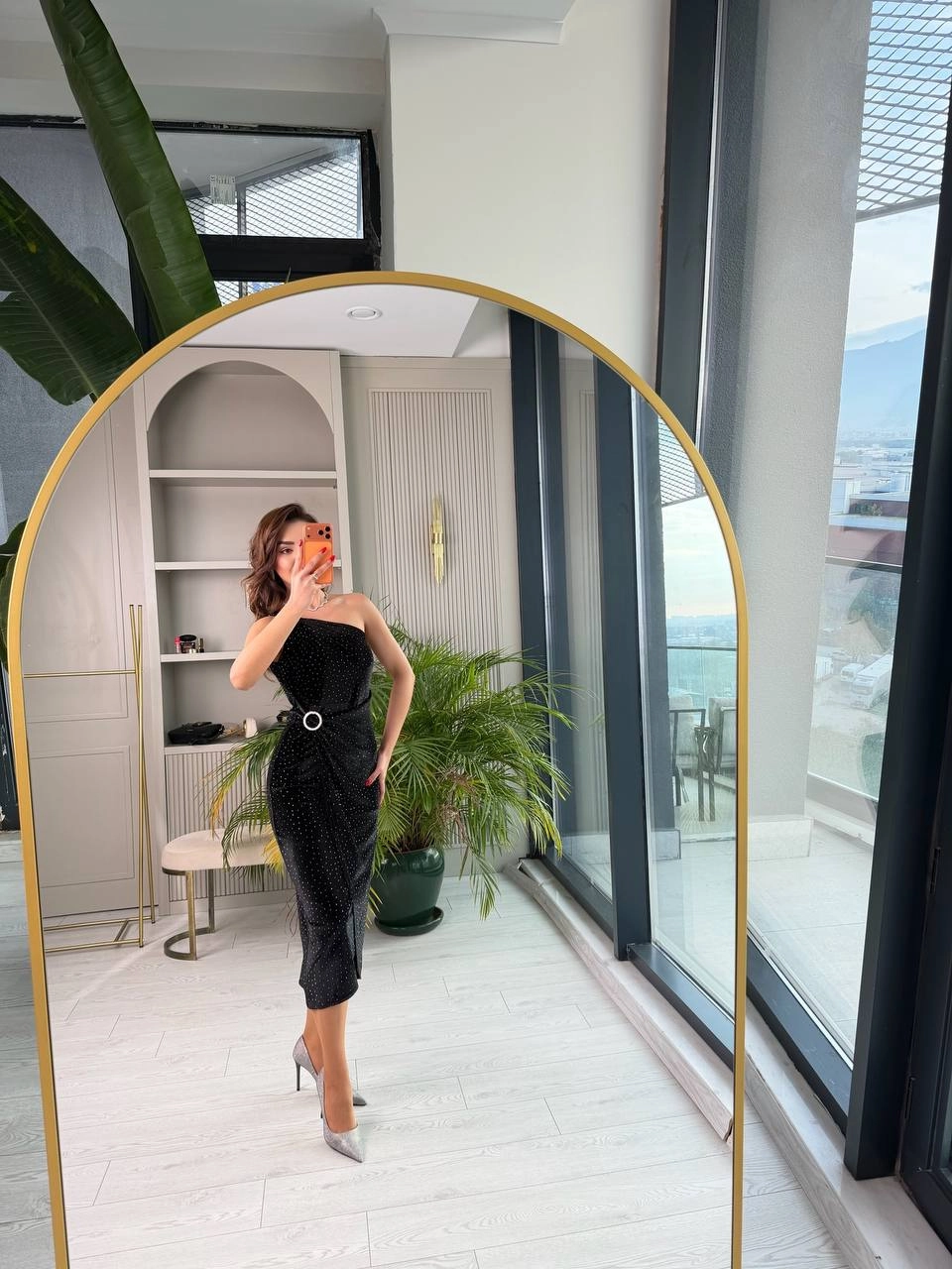 Tasarım%20Kadife%20Minimal%20Taşlı%20Tek%20Kol%20%20Maria%20Elbise