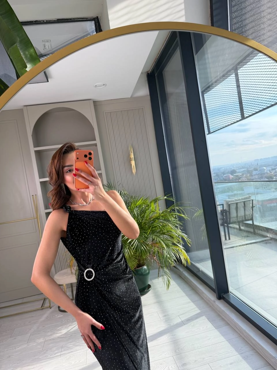 Tasarım%20Kadife%20Minimal%20Taşlı%20Tek%20Kol%20%20Maria%20Elbise