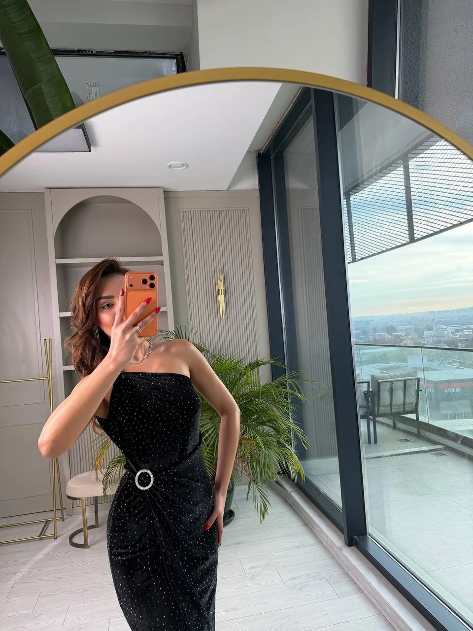 Tasarım%20Kadife%20Minimal%20Taşlı%20Tek%20Kol%20%20Maria%20Elbise