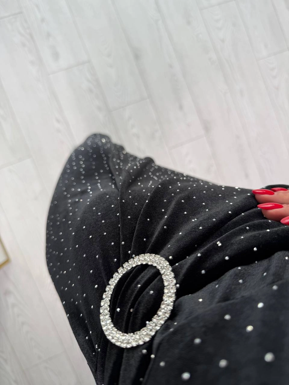 Tasarım%20Kadife%20Minimal%20Taşlı%20Tek%20Kol%20%20Maria%20Elbise