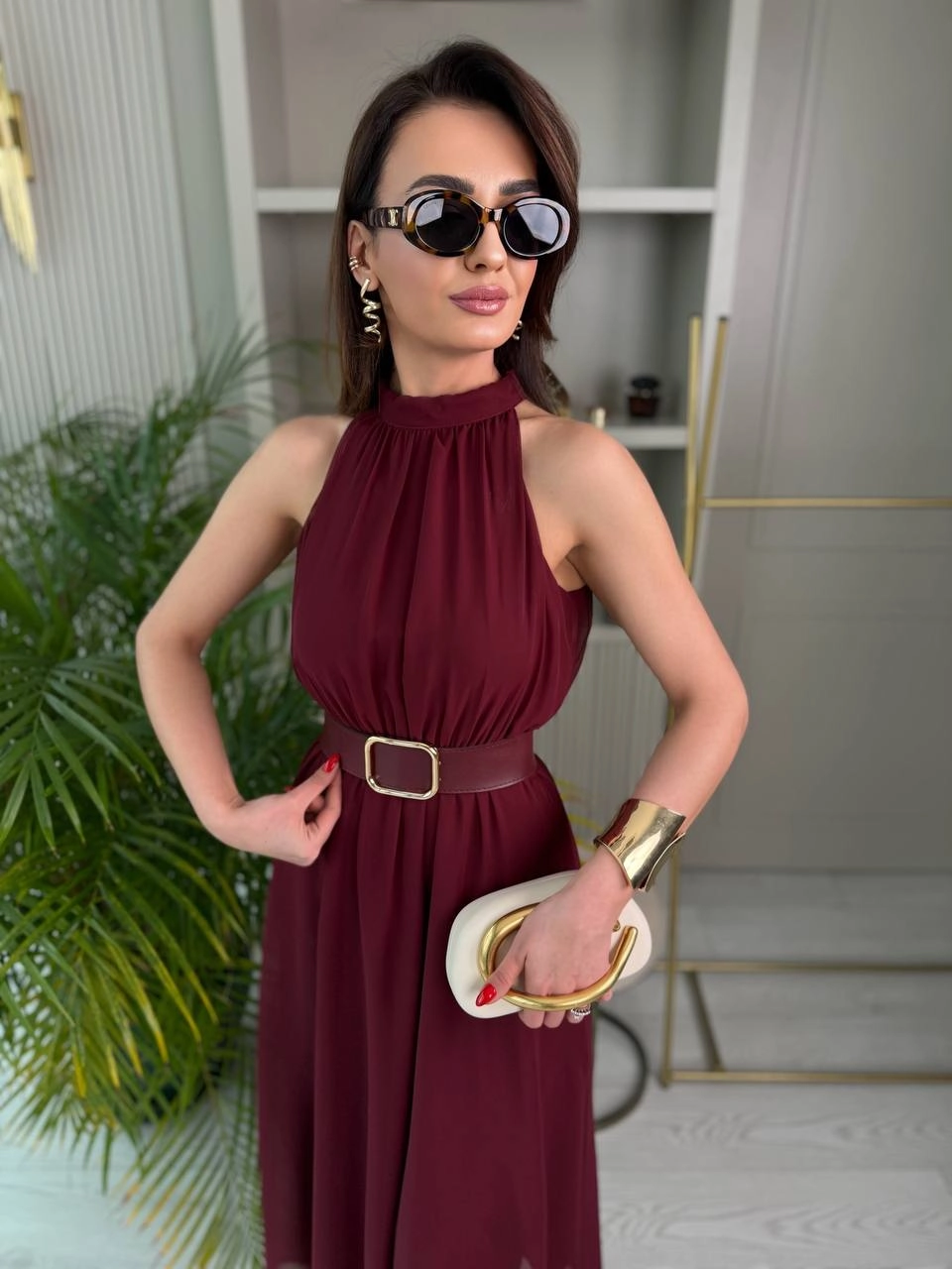 Bordo%20Kemerli%20Halter%20Yaka%20Astarlı%20Şifon%20Elbise