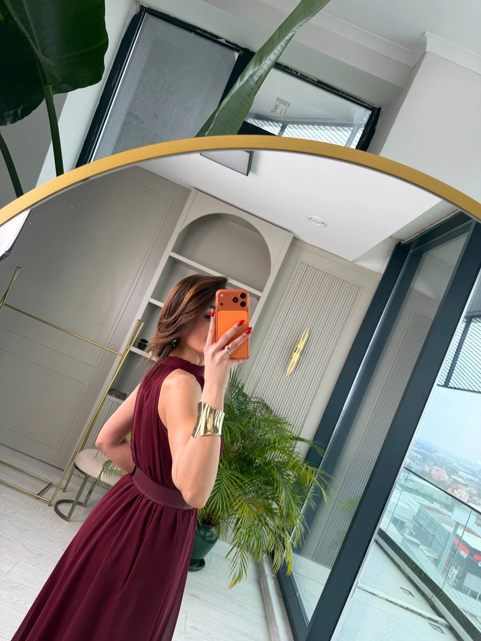 Bordo%20Kemerli%20Halter%20Yaka%20Astarlı%20Şifon%20Elbise