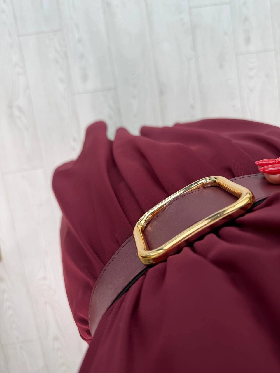 Bordo%20Kemerli%20Halter%20Yaka%20Astarlı%20Şifon%20Elbise