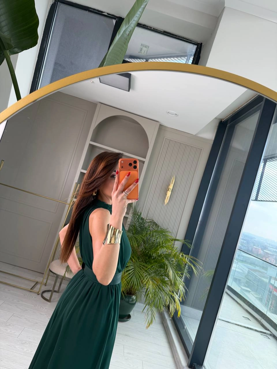 Zümrüt%20Yeşili%20Kemerli%20Halter%20Yaka%20Astarlı%20Şifon%20Elbise