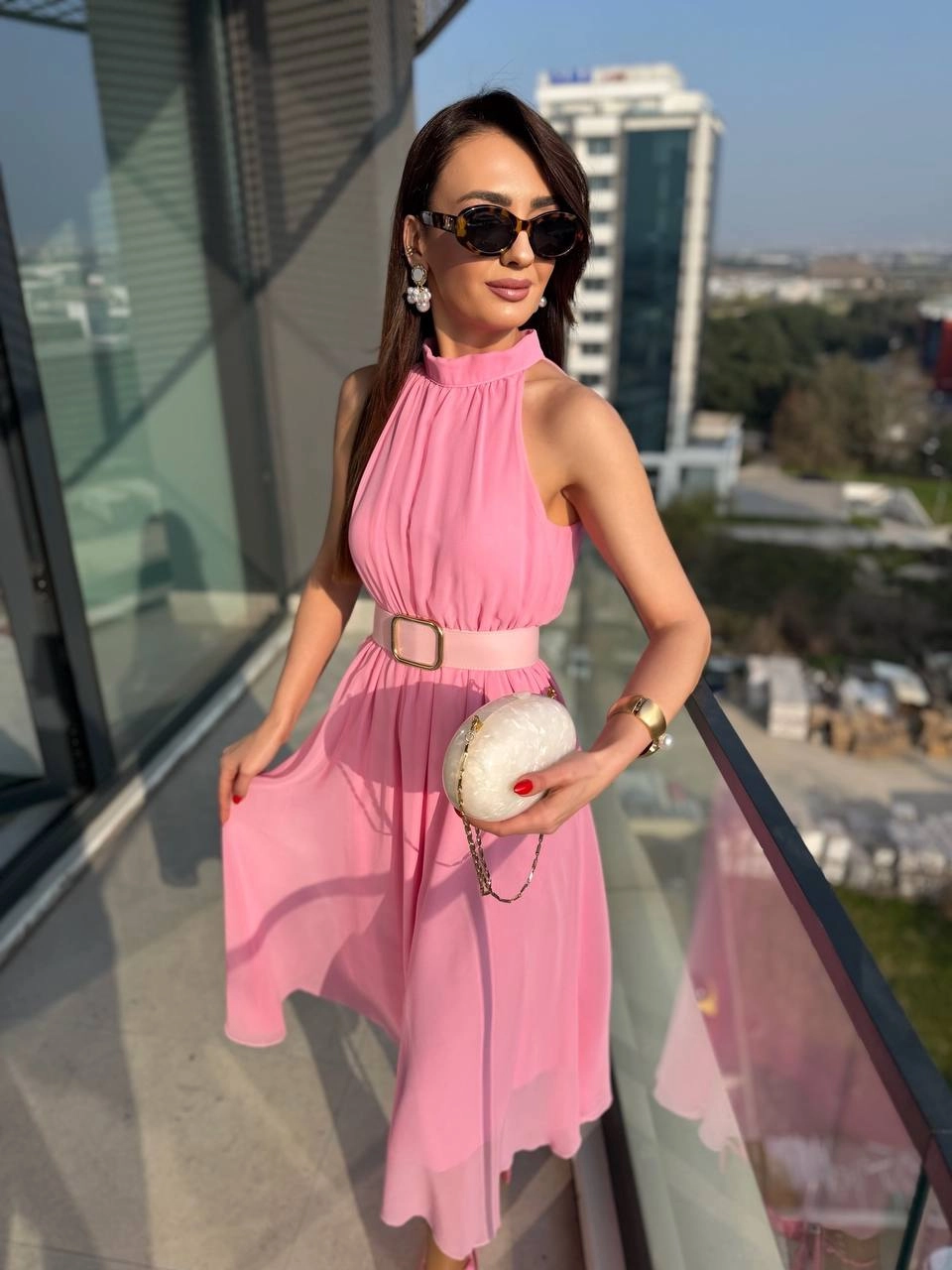 Barbie%20Pembe%20Kemerli%20Halter%20Yaka%20Astarlı%20Şifon%20Elbise