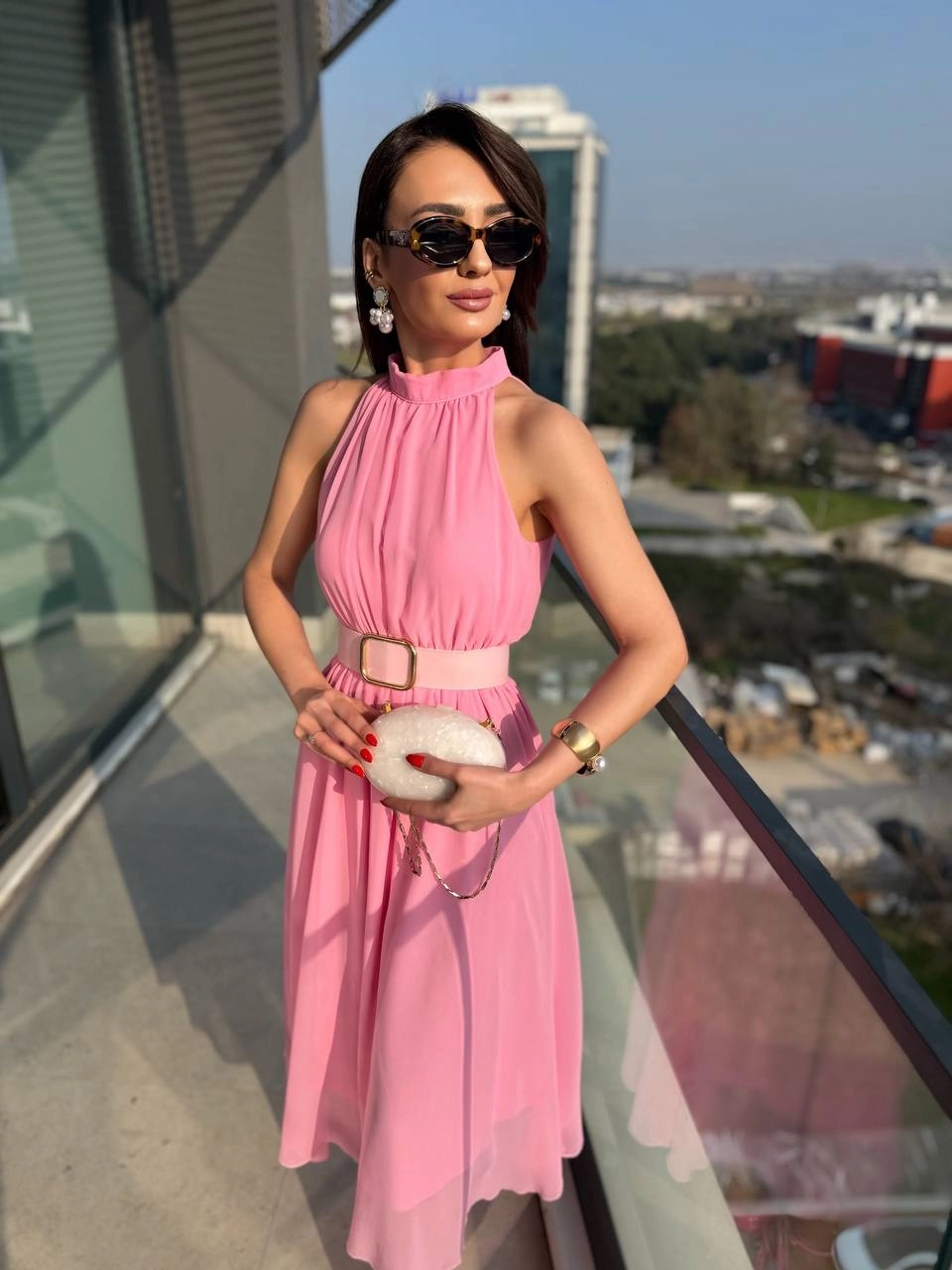 Barbie%20Pembe%20Kemerli%20Halter%20Yaka%20Astarlı%20Şifon%20Elbise