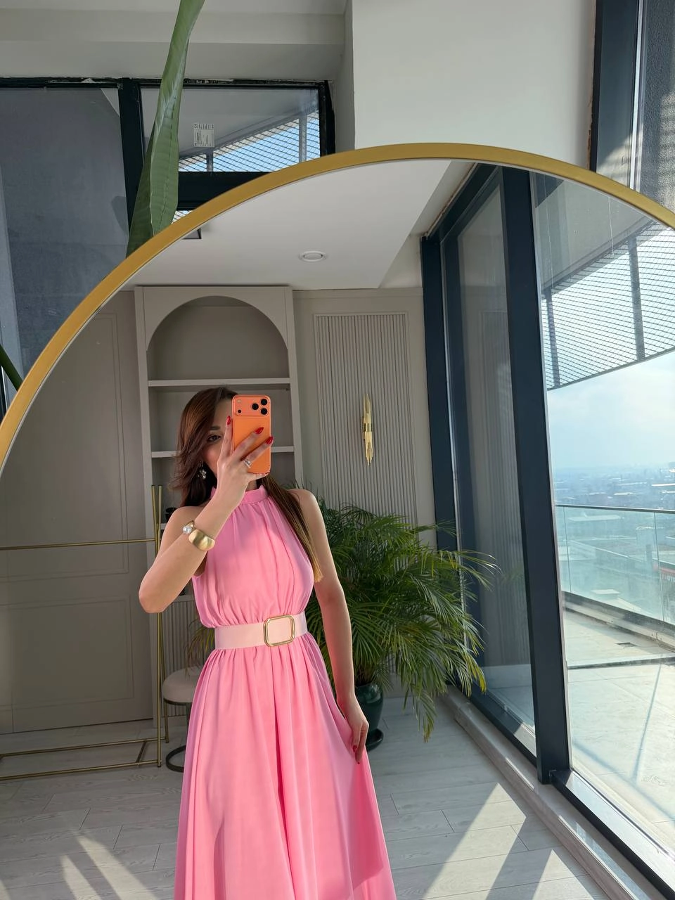 Barbie%20Pembe%20Kemerli%20Halter%20Yaka%20Astarlı%20Şifon%20Elbise