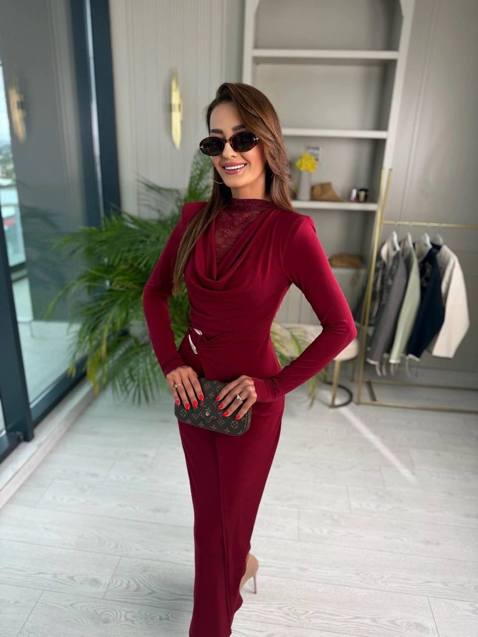 Bordo%20Dantel%20Detaylı%20İthal%20Tok%20Candy%20Kumaş%20Elbise