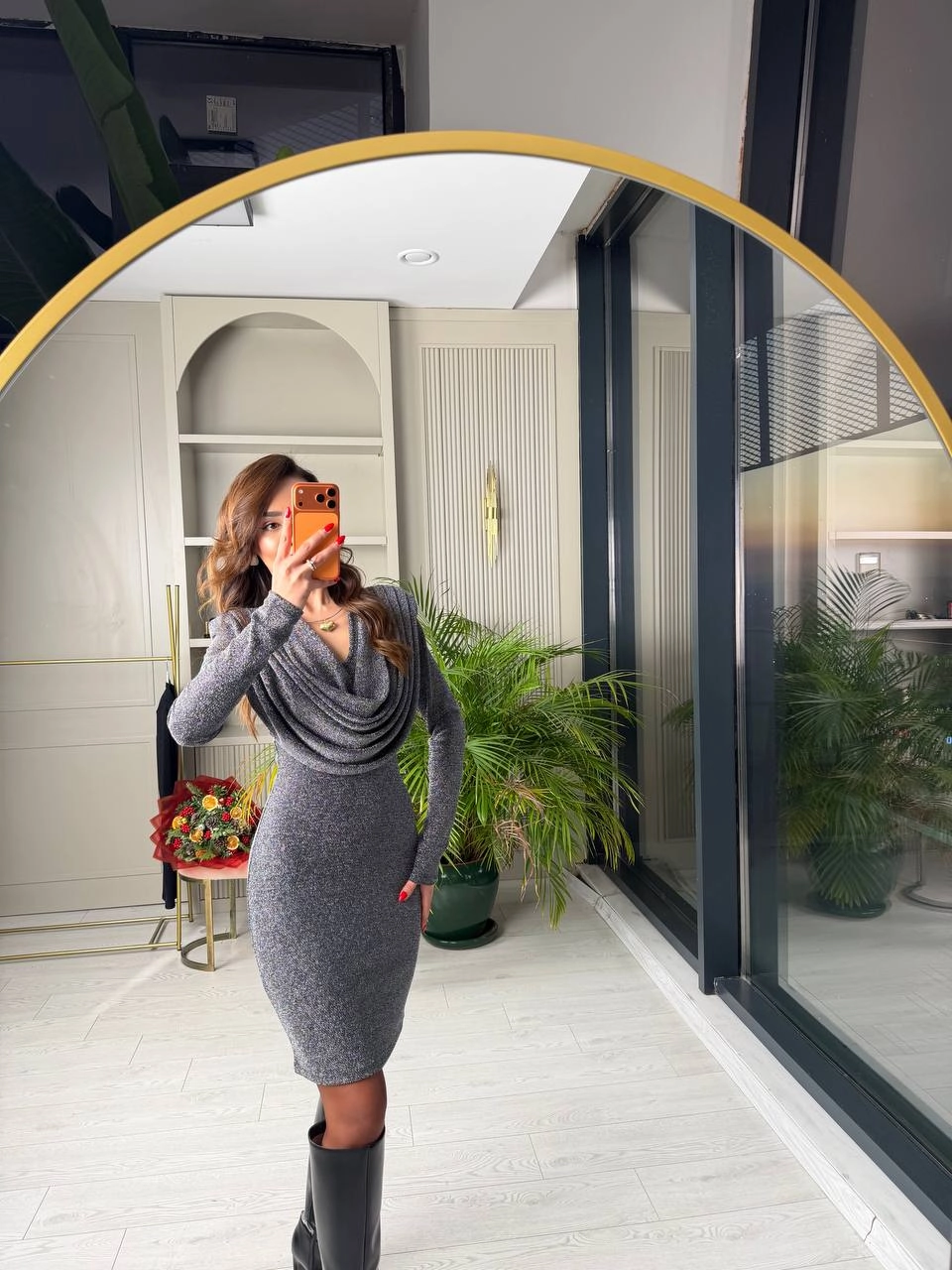 Gümüş%20Gri%20Degaje%20Yaka%20Likralı%20İthal%20Işıltılı%20Kumaş%20Elbise